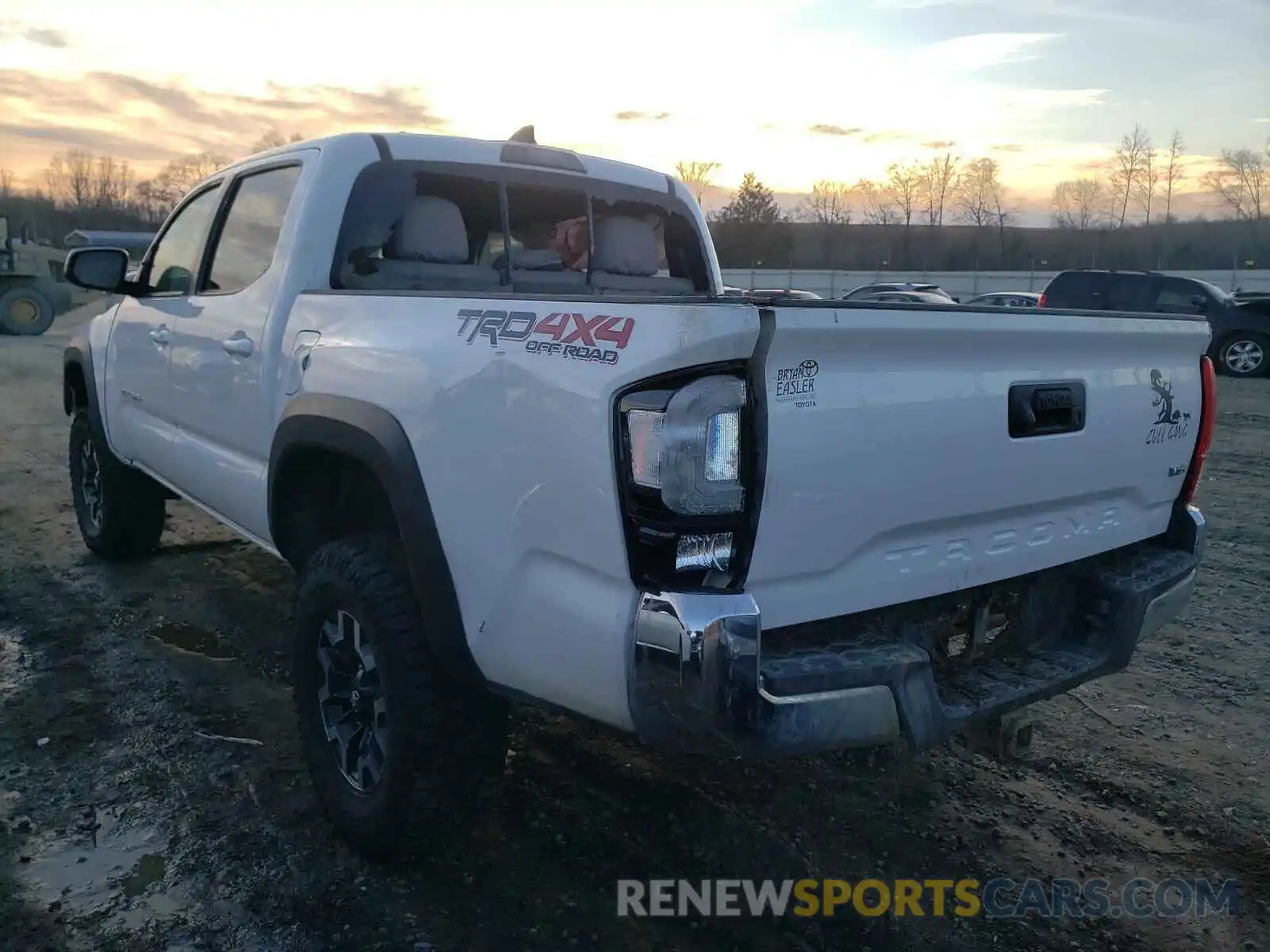 3 Photograph of a damaged car 3TMCZ5AN3KM265375 TOYOTA TACOMA 2019