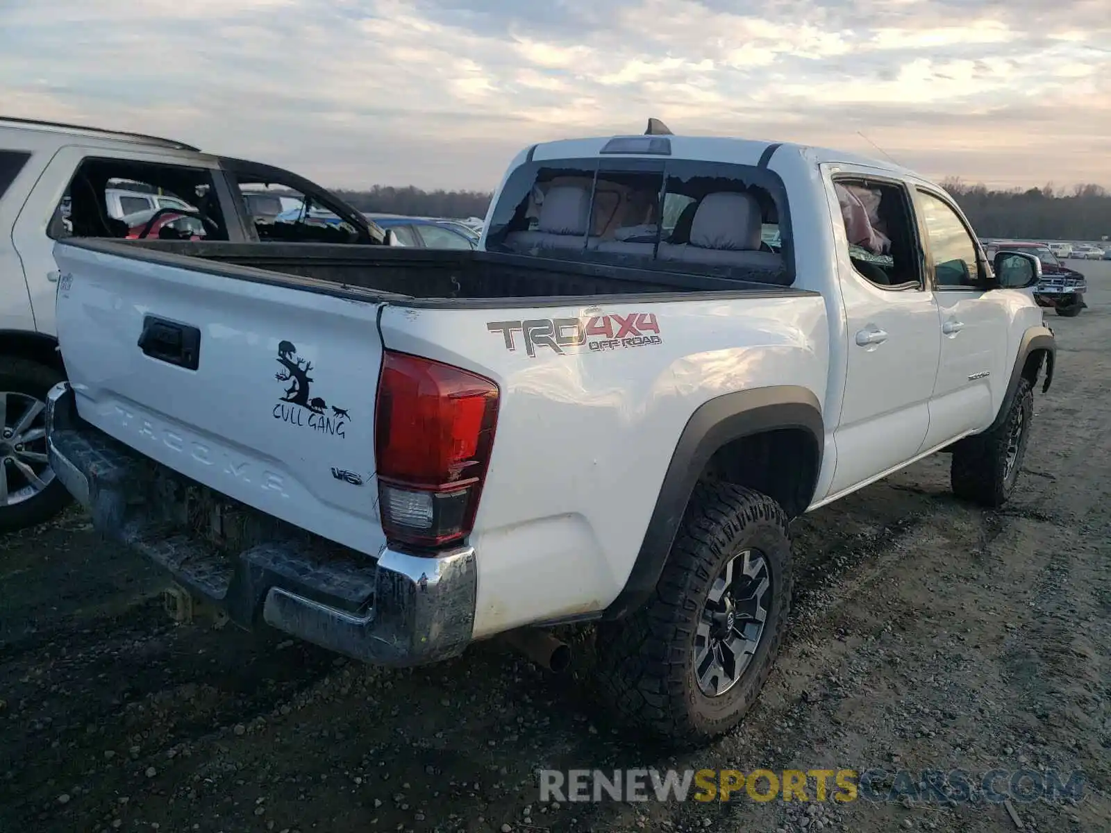 4 Photograph of a damaged car 3TMCZ5AN3KM265375 TOYOTA TACOMA 2019