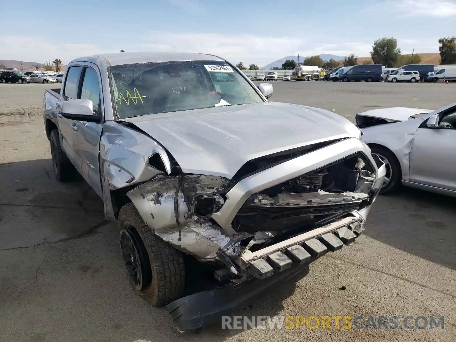 1 Photograph of a damaged car 3TMCZ5AN3KM269099 TOYOTA TACOMA 2019