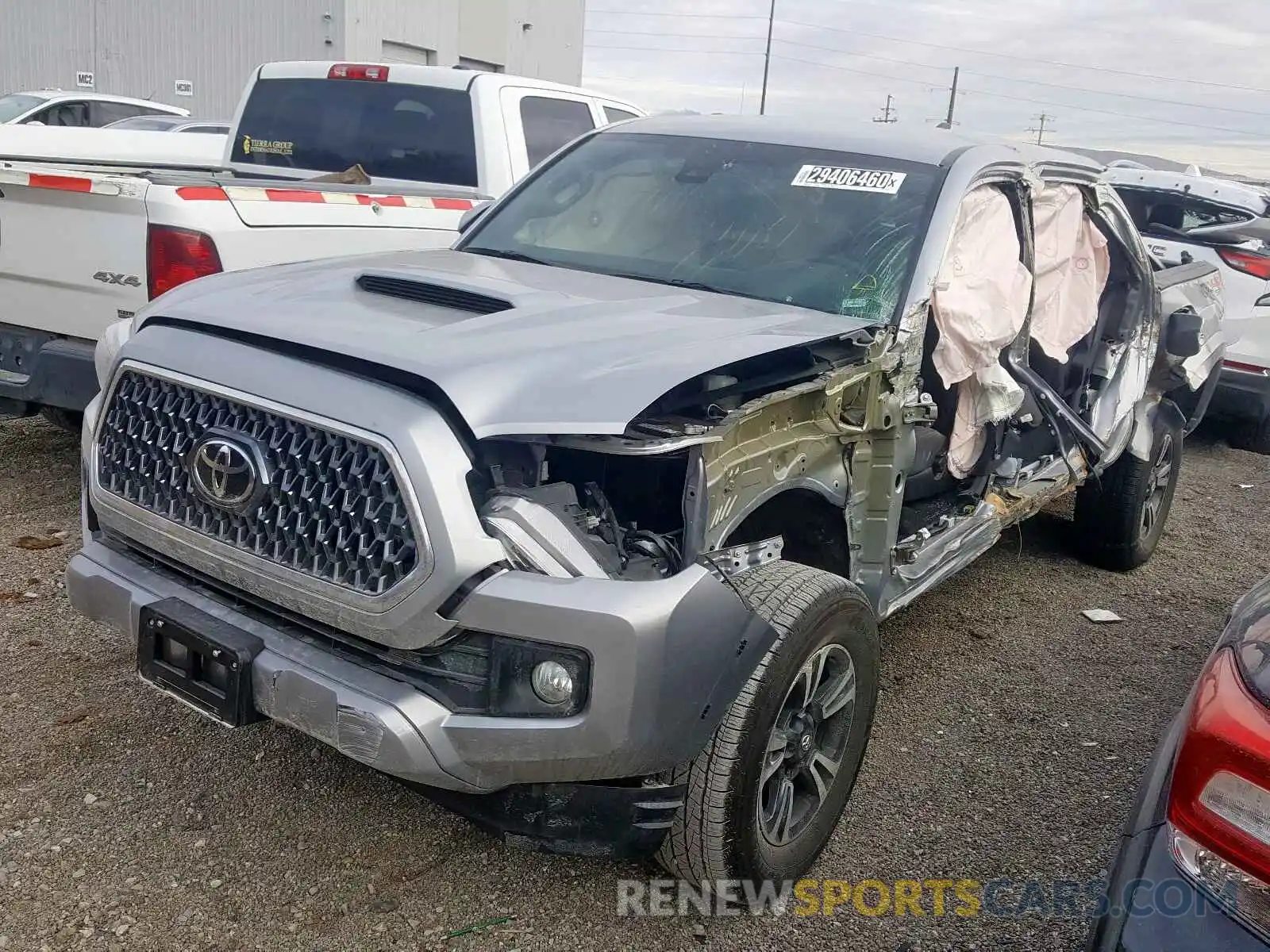 2 Фотография поврежденного автомобиля 3TMCZ5AN3KM272357 TOYOTA TACOMA 2019