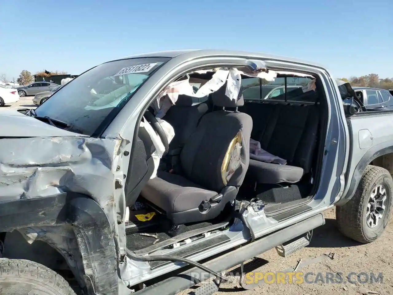 9 Photograph of a damaged car 3TMCZ5AN3KM272827 TOYOTA TACOMA 2019