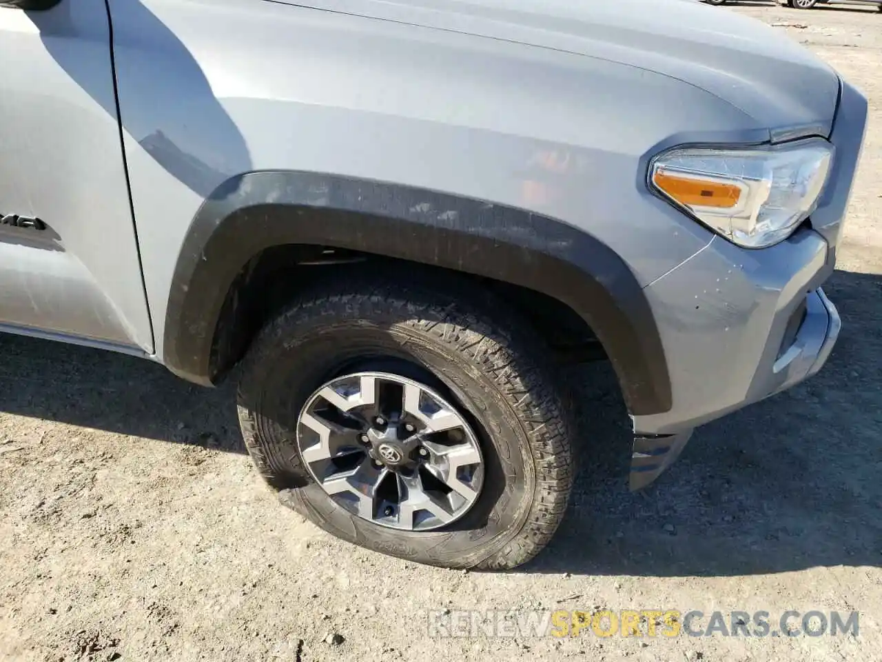 9 Photograph of a damaged car 3TMCZ5AN3KM273394 TOYOTA TACOMA 2019