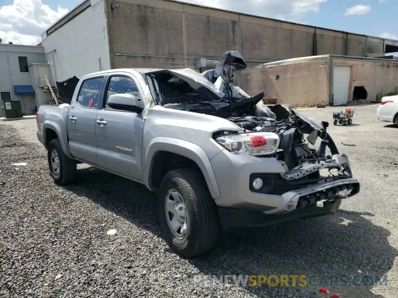 1 Фотография поврежденного автомобиля 3TMCZ5AN3KM280927 TOYOTA TACOMA 2019