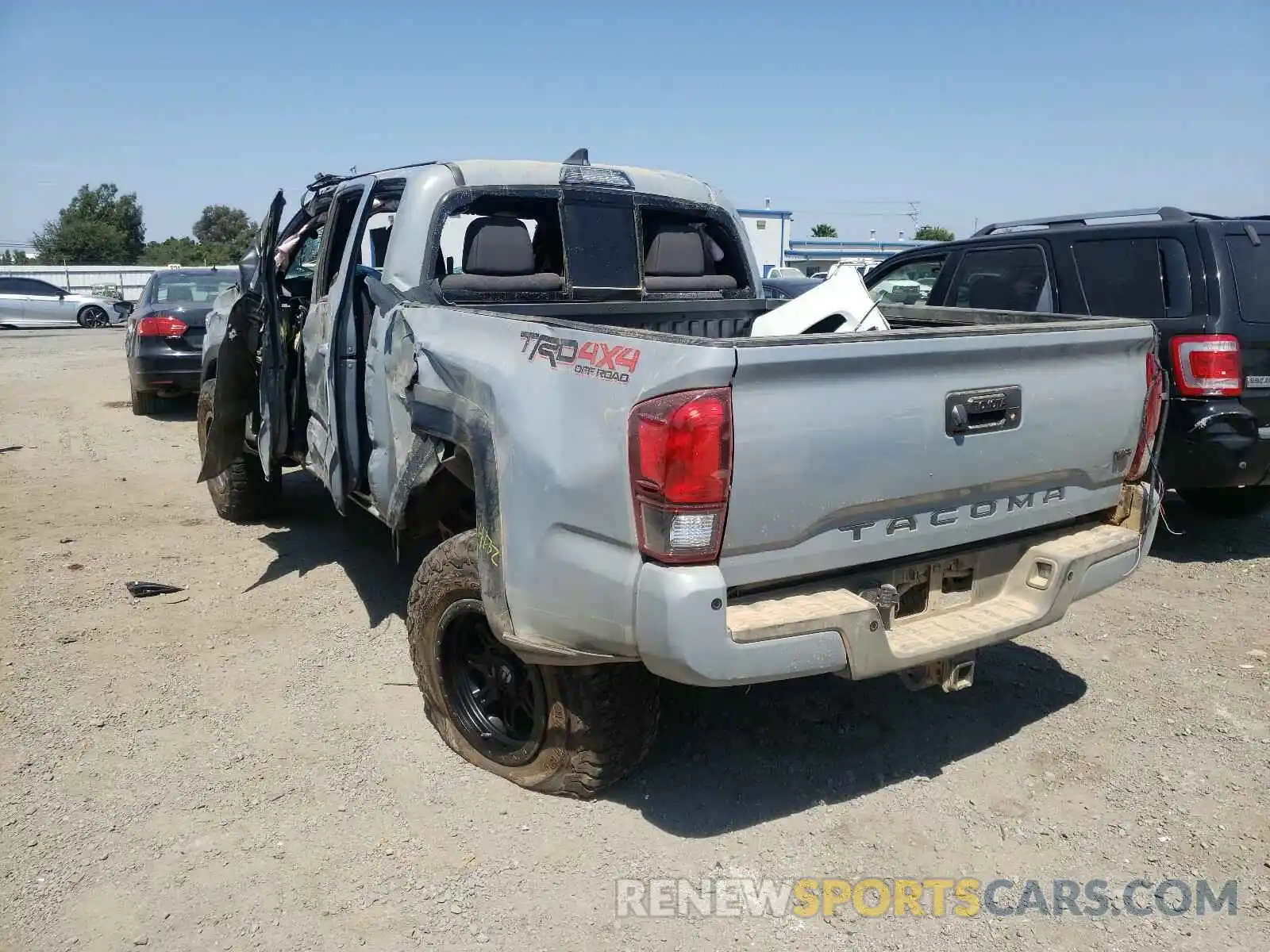 3 Photograph of a damaged car 3TMCZ5AN3KM282239 TOYOTA TACOMA 2019