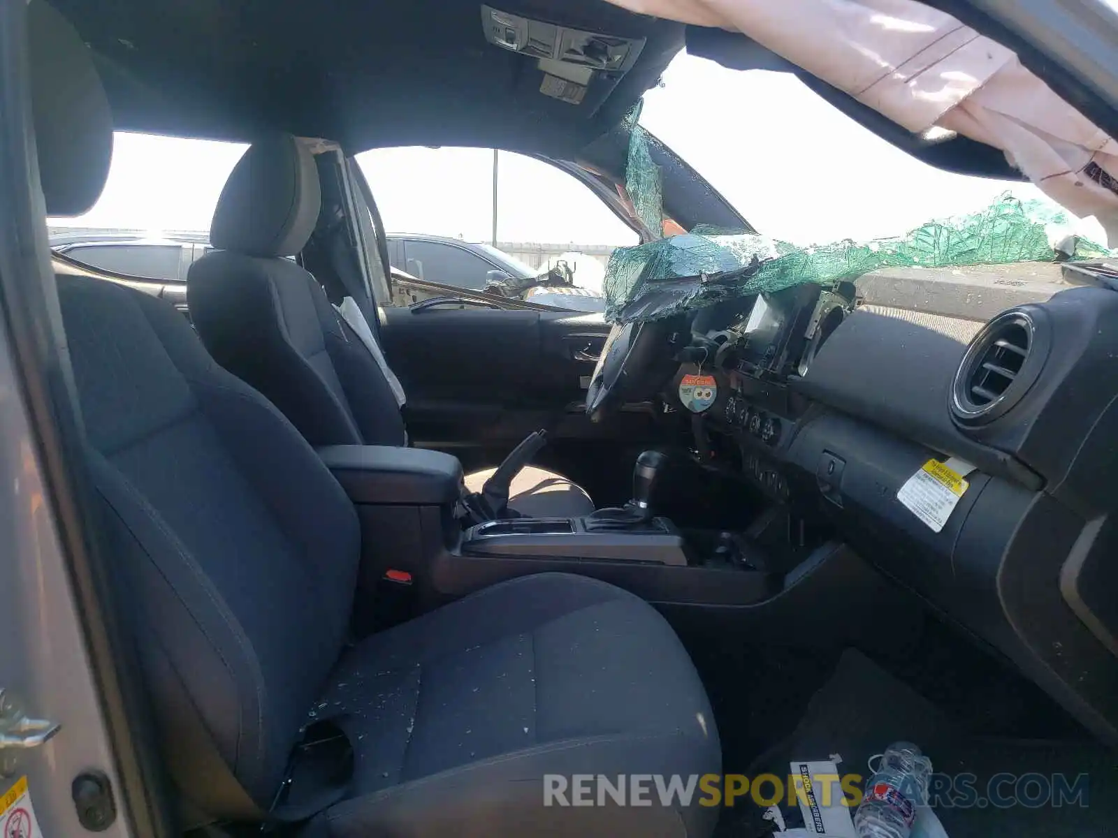 5 Photograph of a damaged car 3TMCZ5AN3KM282239 TOYOTA TACOMA 2019