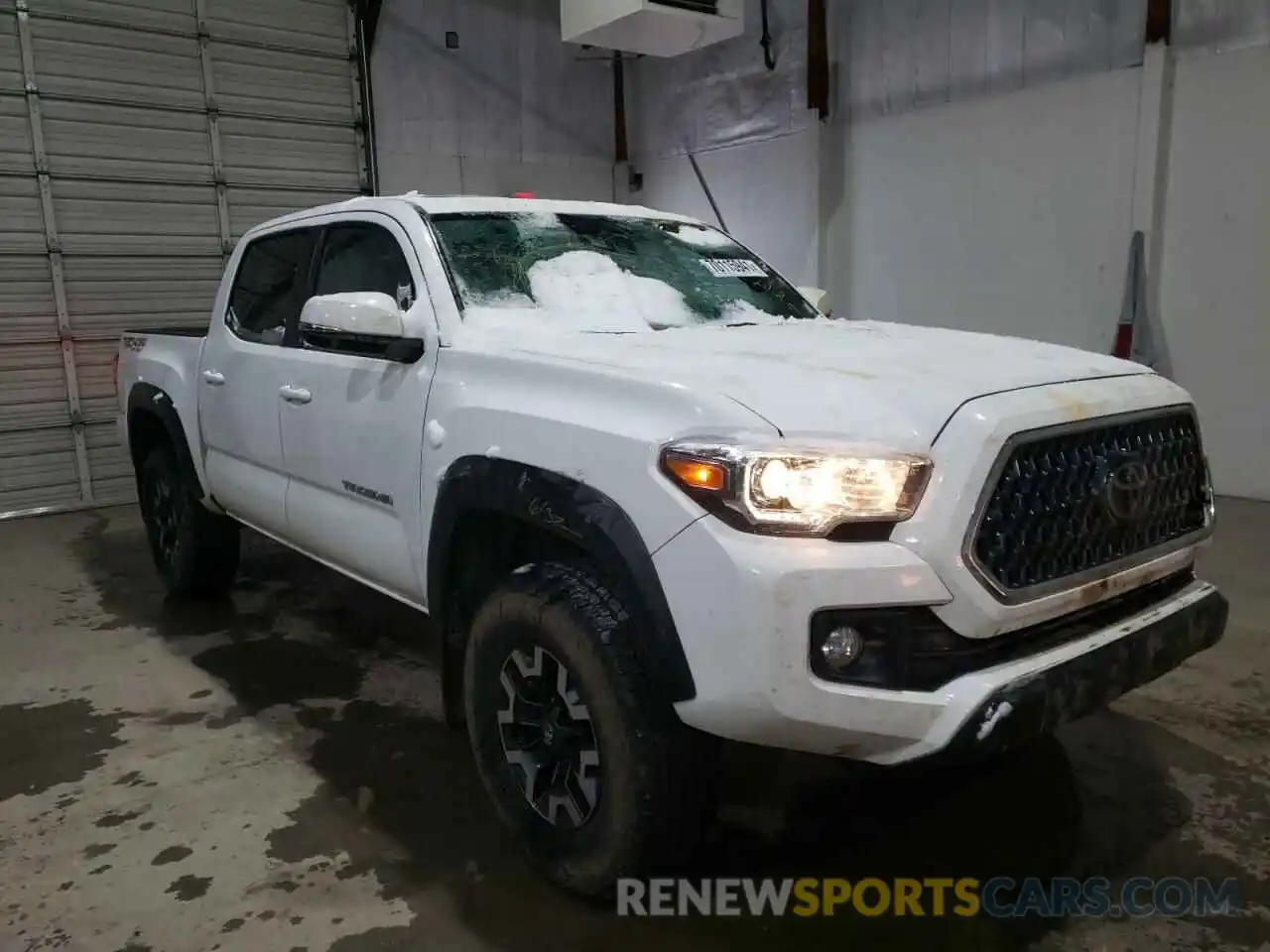 1 Photograph of a damaged car 3TMCZ5AN3KM282726 TOYOTA TACOMA 2019