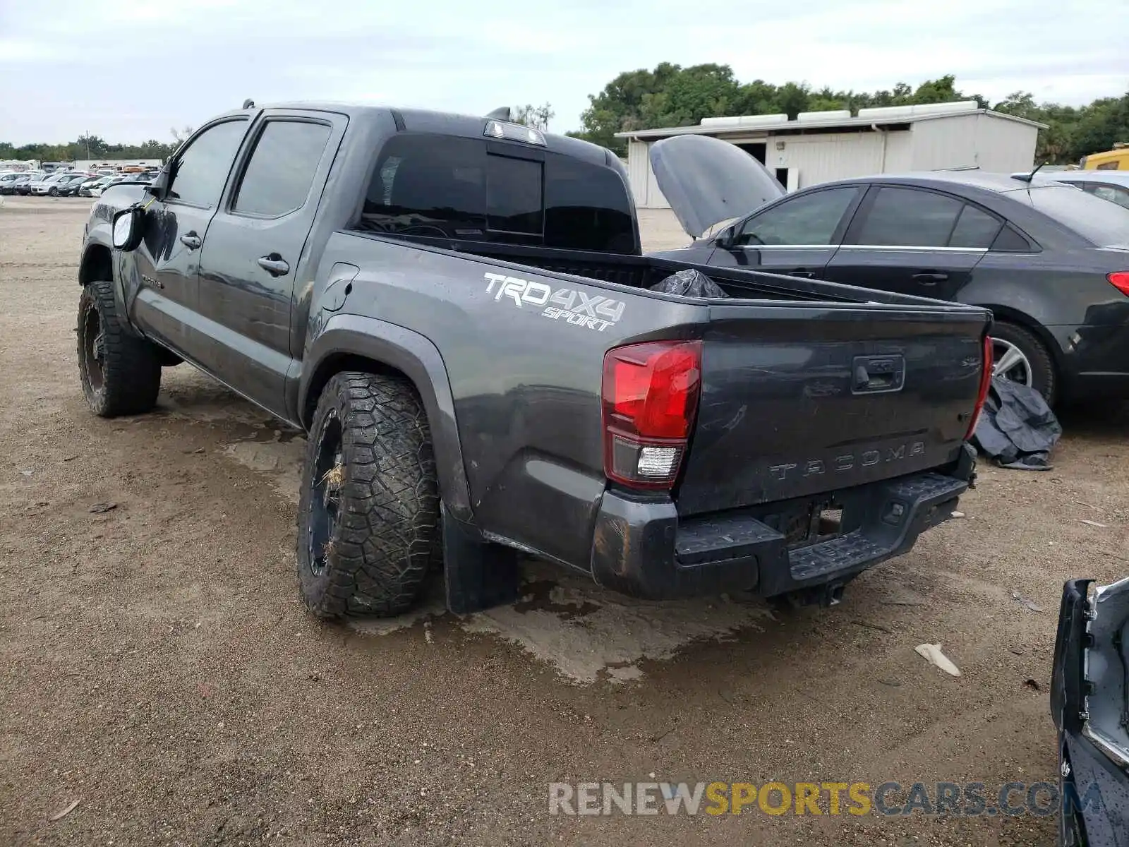 3 Фотография поврежденного автомобиля 3TMCZ5AN3KM284489 TOYOTA TACOMA 2019