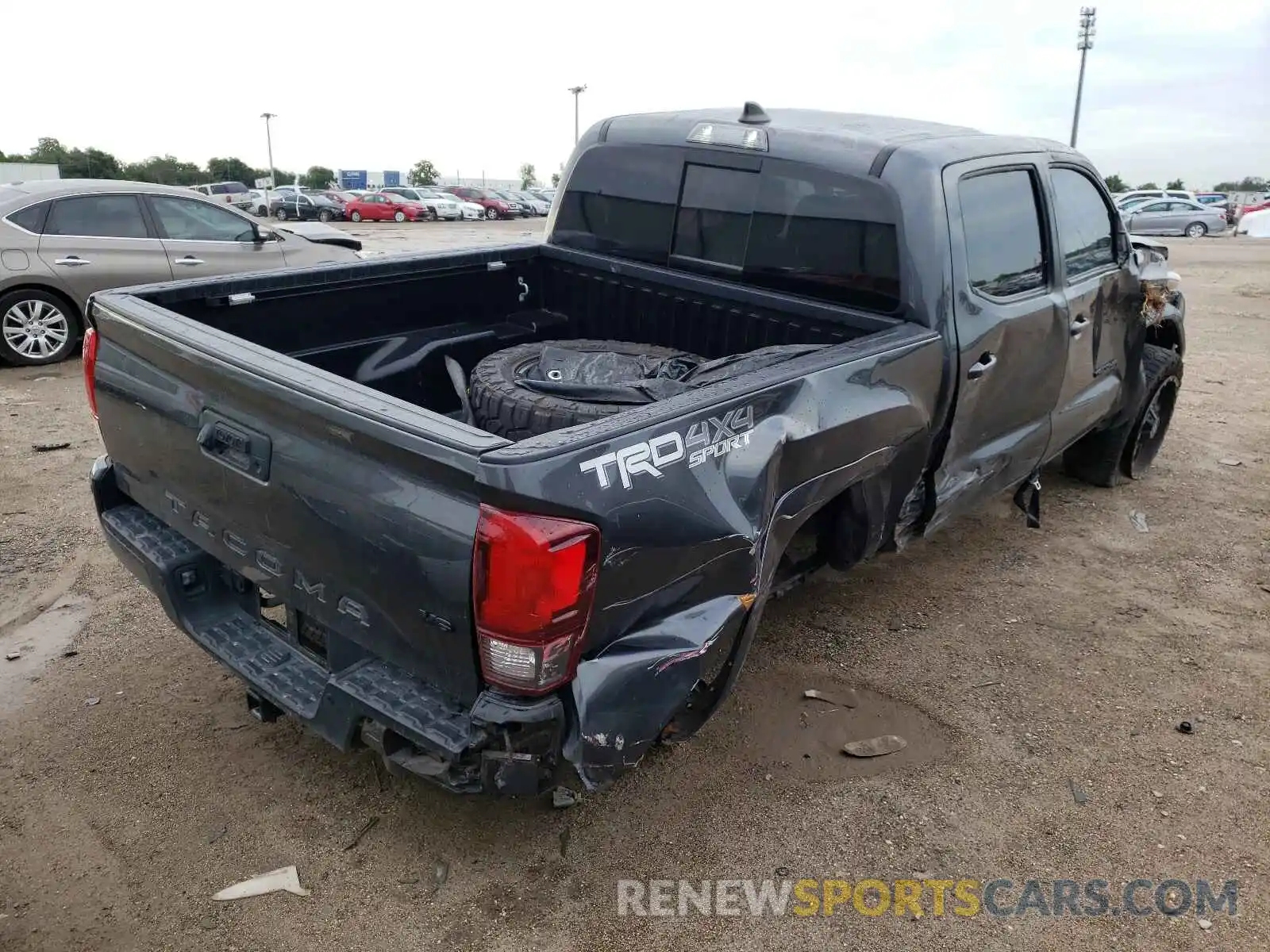 4 Photograph of a damaged car 3TMCZ5AN3KM284489 TOYOTA TACOMA 2019