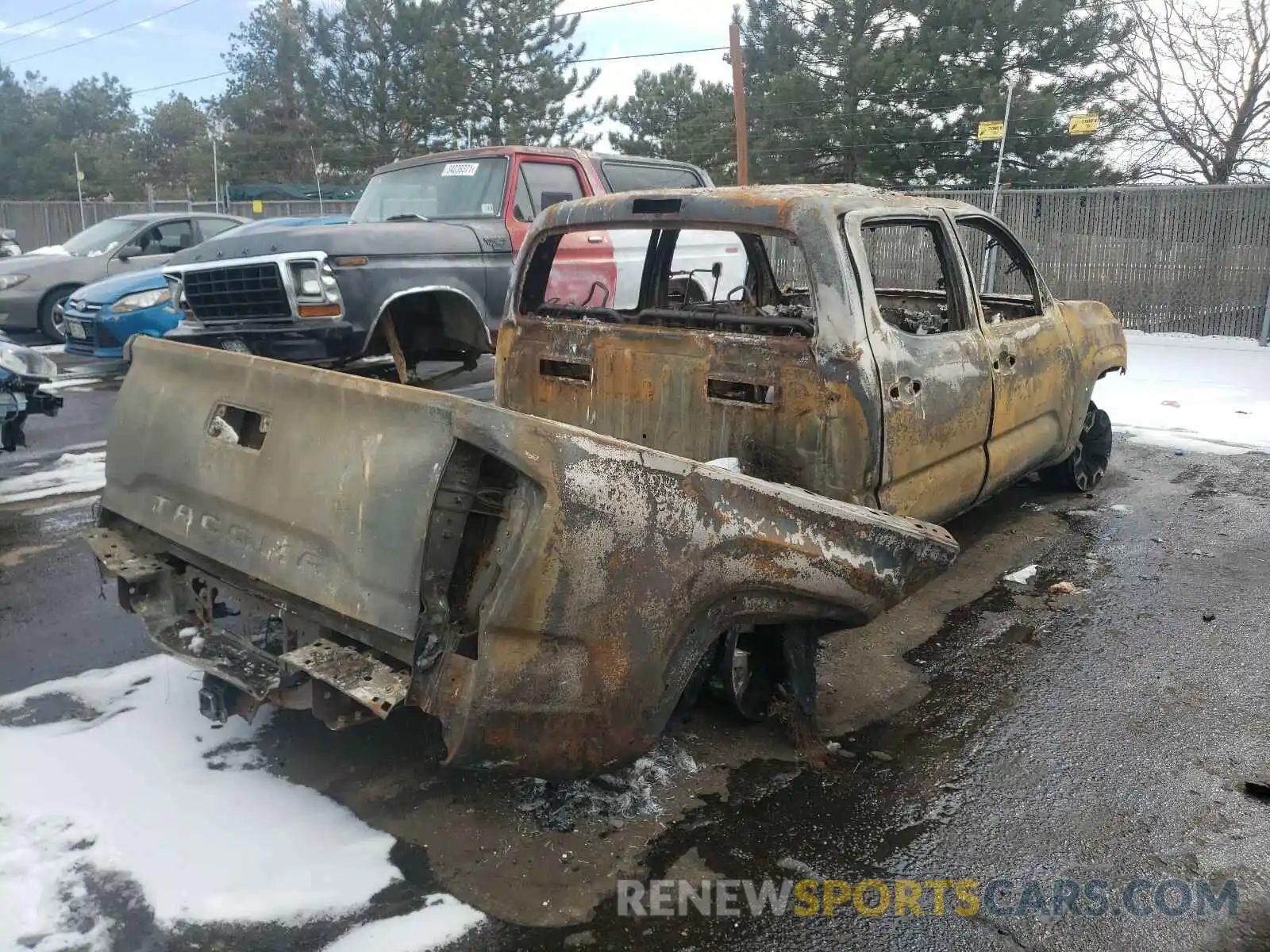 4 Photograph of a damaged car 3TMCZ5AN3KM285836 TOYOTA TACOMA 2019