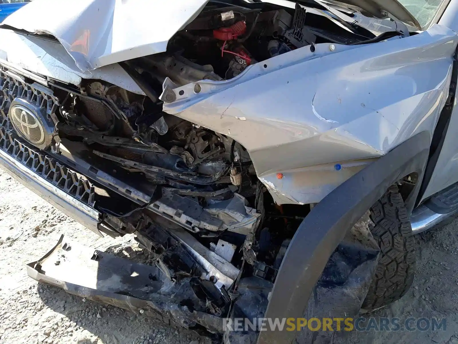 9 Photograph of a damaged car 3TMCZ5AN4KM192100 TOYOTA TACOMA 2019