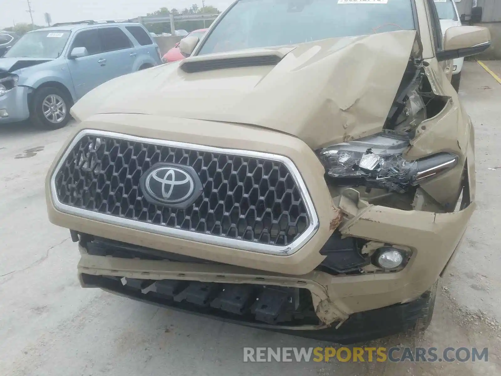 9 Photograph of a damaged car 3TMCZ5AN4KM192260 TOYOTA TACOMA 2019