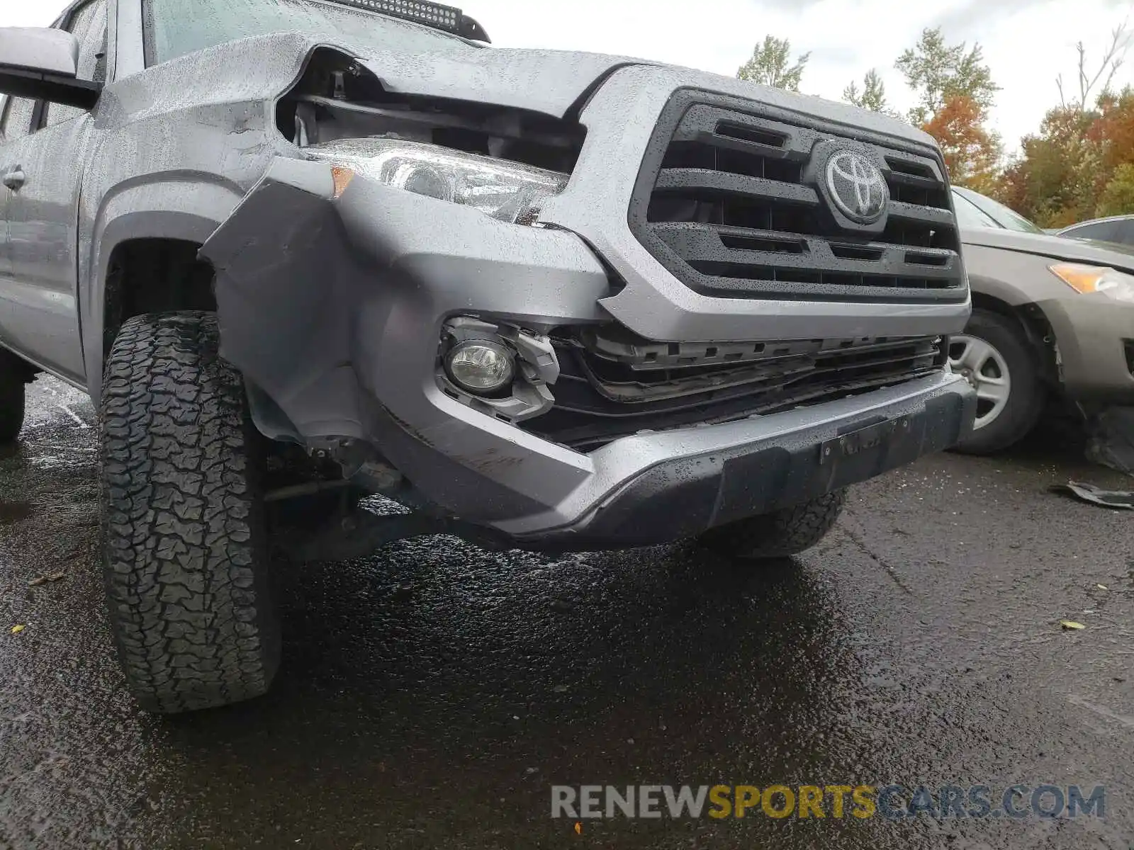 9 Photograph of a damaged car 3TMCZ5AN4KM193375 TOYOTA TACOMA 2019