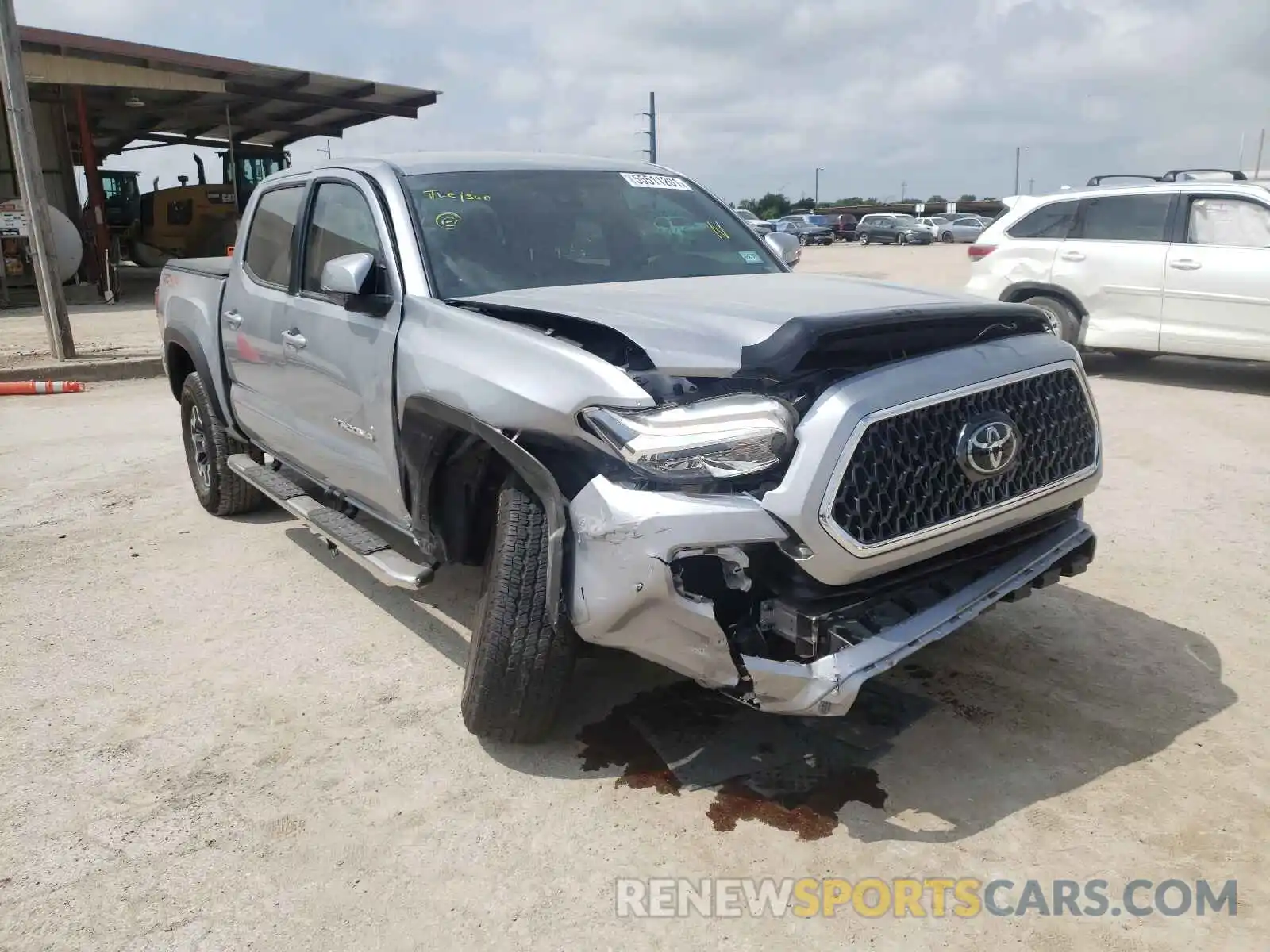 1 Photograph of a damaged car 3TMCZ5AN4KM194641 TOYOTA TACOMA 2019