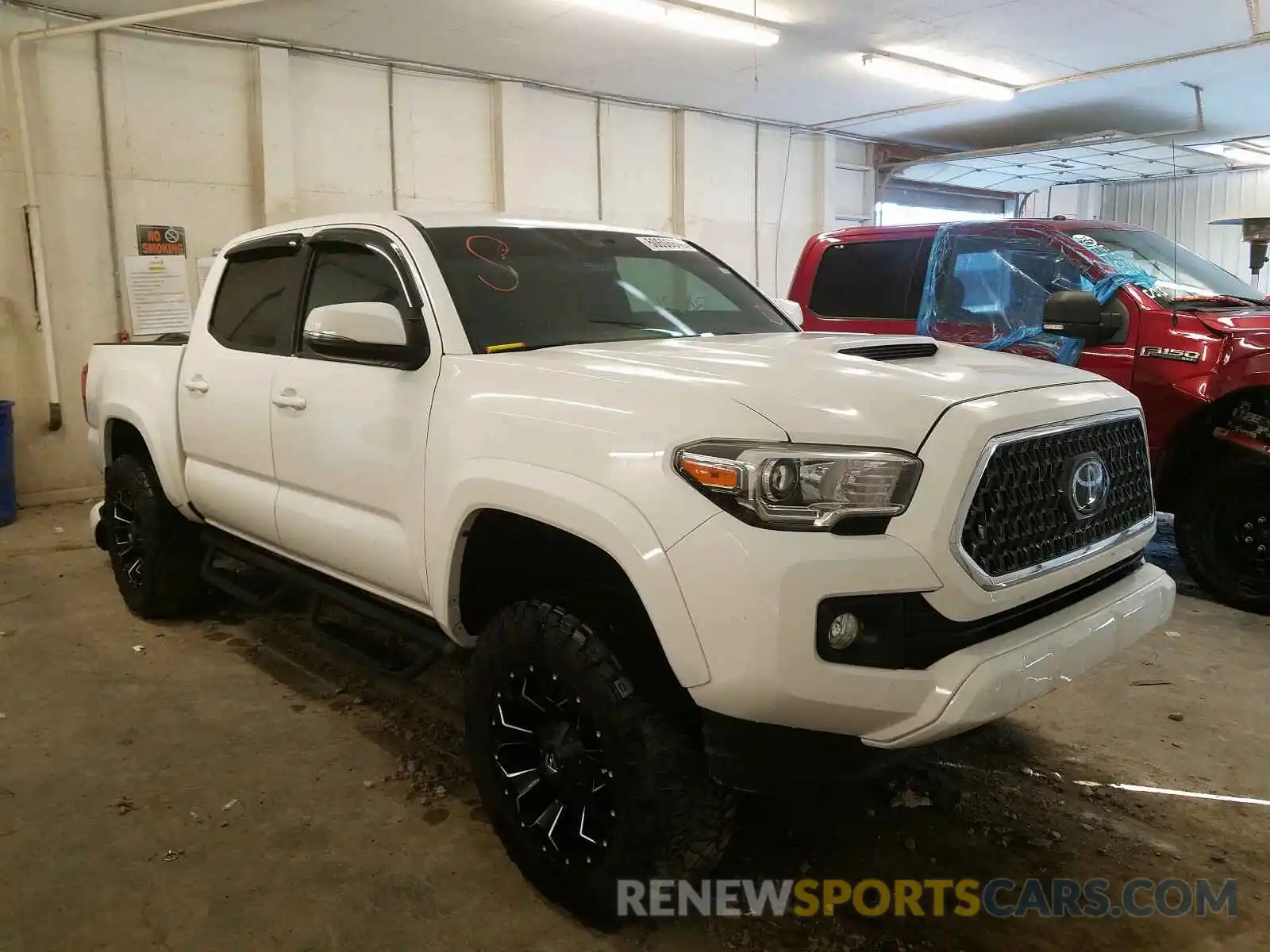 1 Photograph of a damaged car 3TMCZ5AN4KM195952 TOYOTA TACOMA 2019