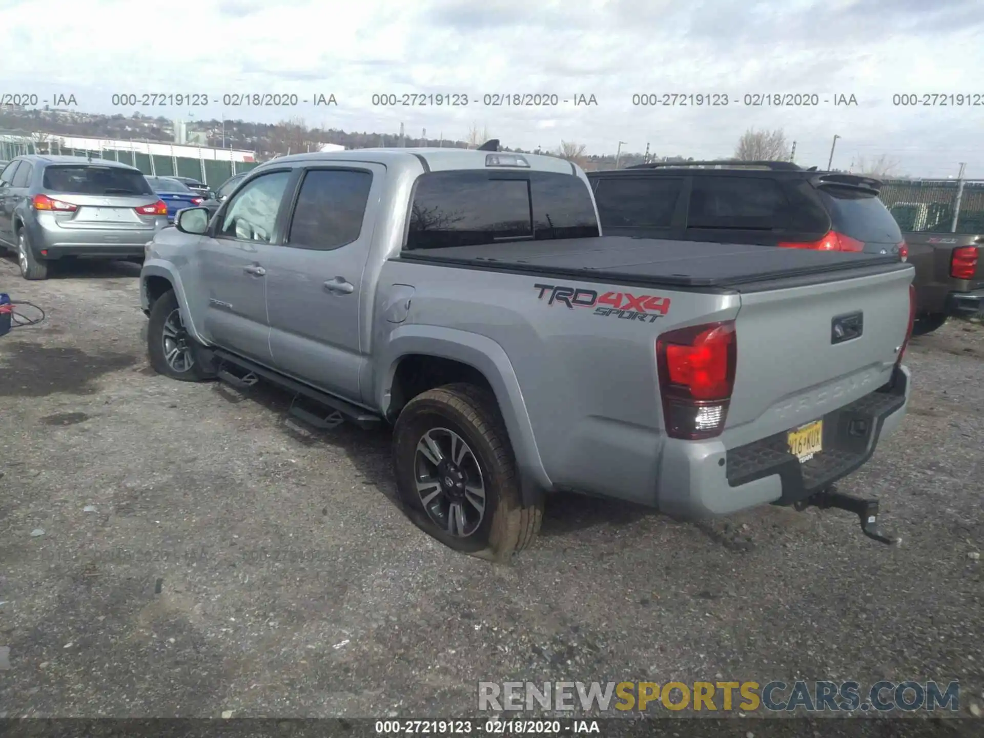 3 Photograph of a damaged car 3TMCZ5AN4KM199578 TOYOTA TACOMA 2019