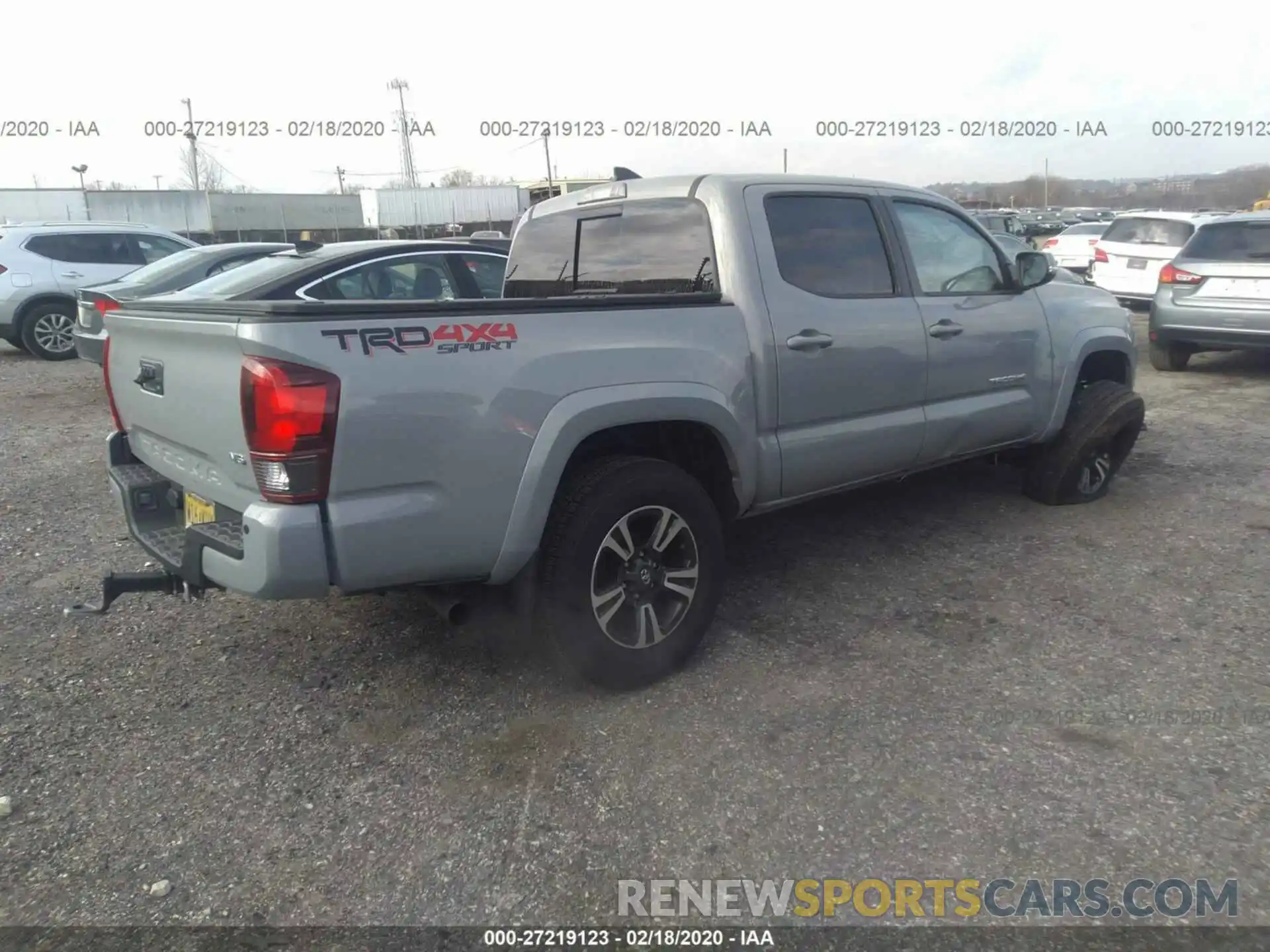 4 Photograph of a damaged car 3TMCZ5AN4KM199578 TOYOTA TACOMA 2019