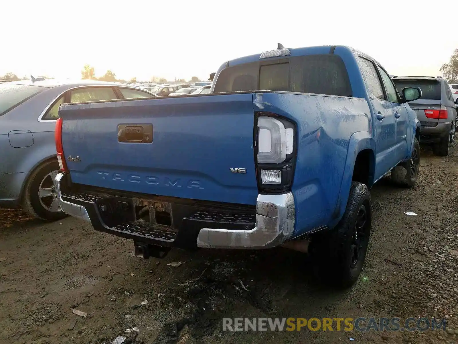 4 Photograph of a damaged car 3TMCZ5AN4KM202267 TOYOTA TACOMA 2019