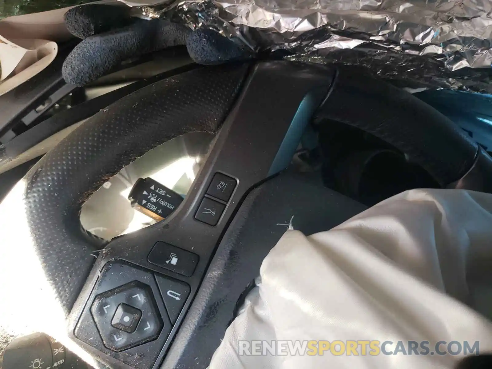 8 Photograph of a damaged car 3TMCZ5AN4KM205038 TOYOTA TACOMA 2019