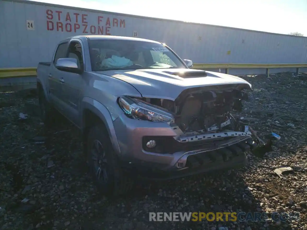 1 Photograph of a damaged car 3TMCZ5AN4KM205265 TOYOTA TACOMA 2019