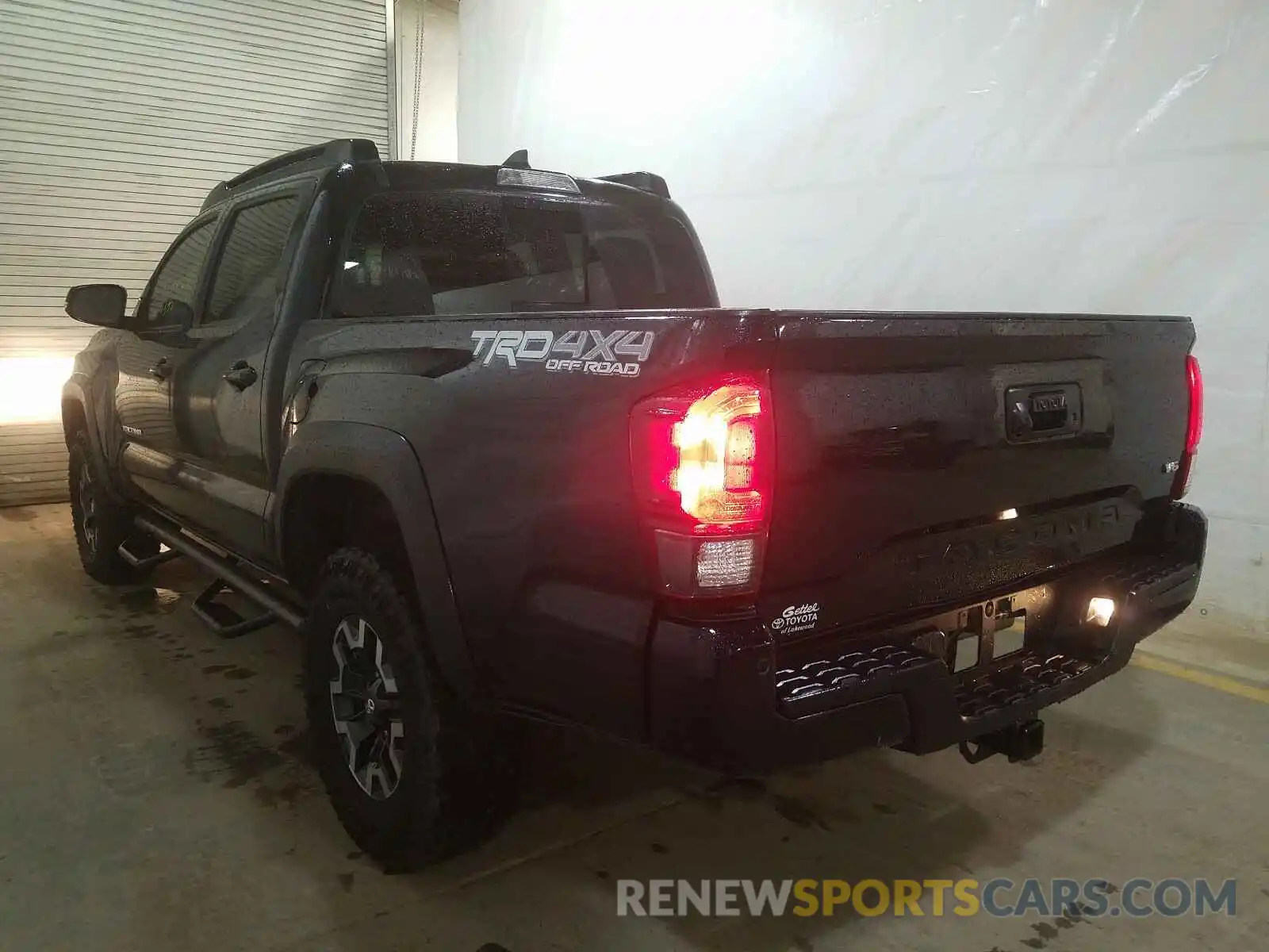 3 Photograph of a damaged car 3TMCZ5AN4KM208053 TOYOTA TACOMA 2019