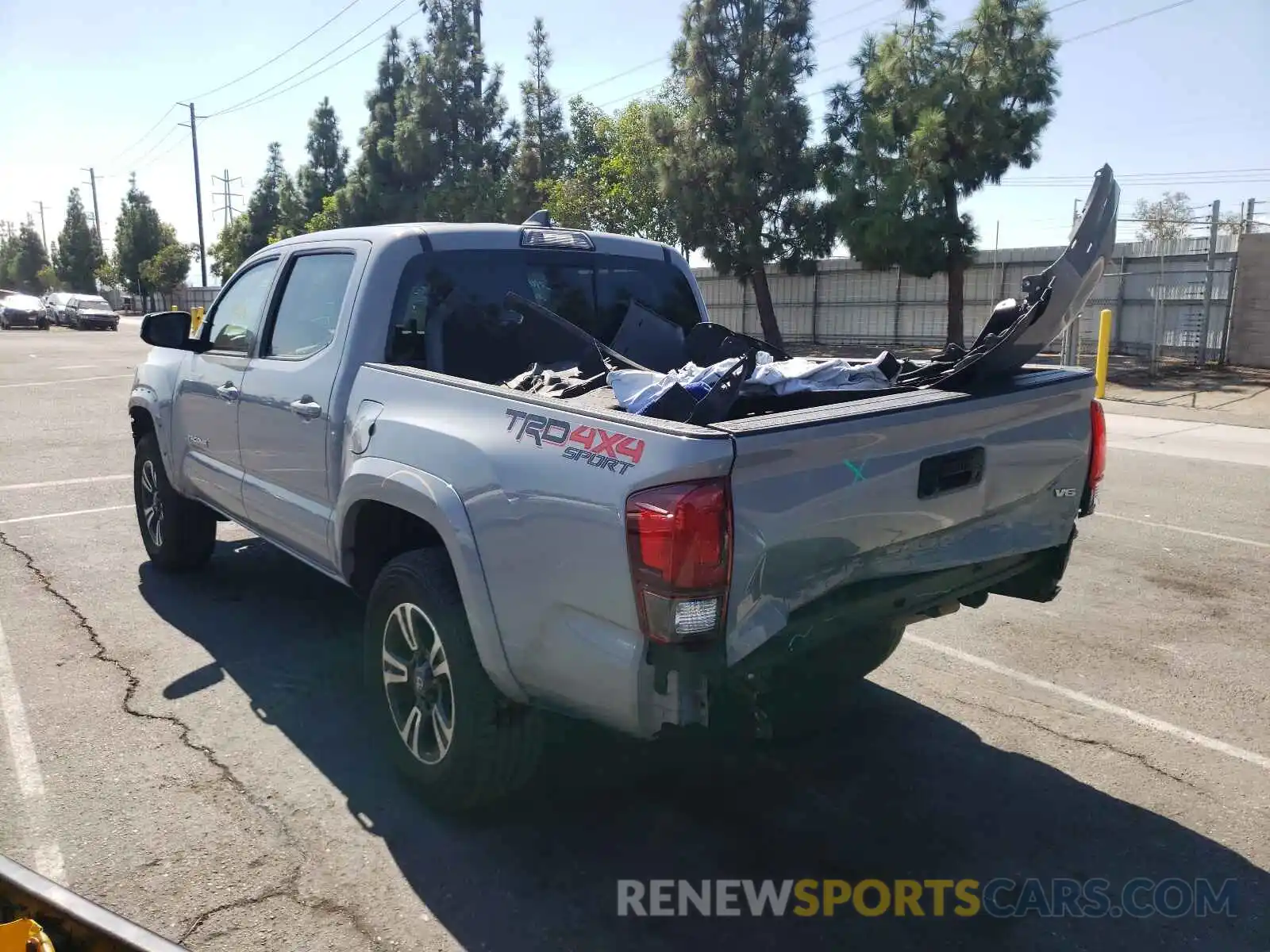 3 Photograph of a damaged car 3TMCZ5AN4KM215729 TOYOTA TACOMA 2019