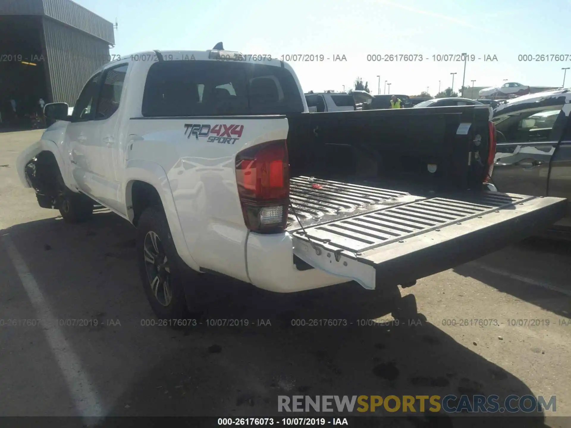 3 Photograph of a damaged car 3TMCZ5AN4KM219568 TOYOTA TACOMA 2019