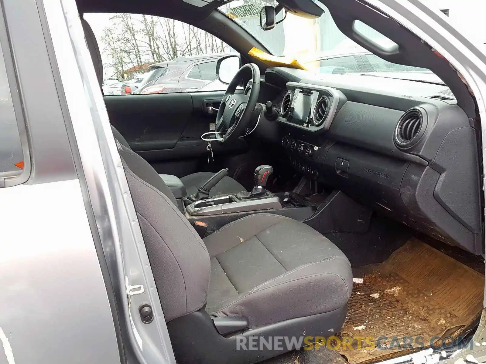 5 Photograph of a damaged car 3TMCZ5AN4KM220669 TOYOTA TACOMA 2019