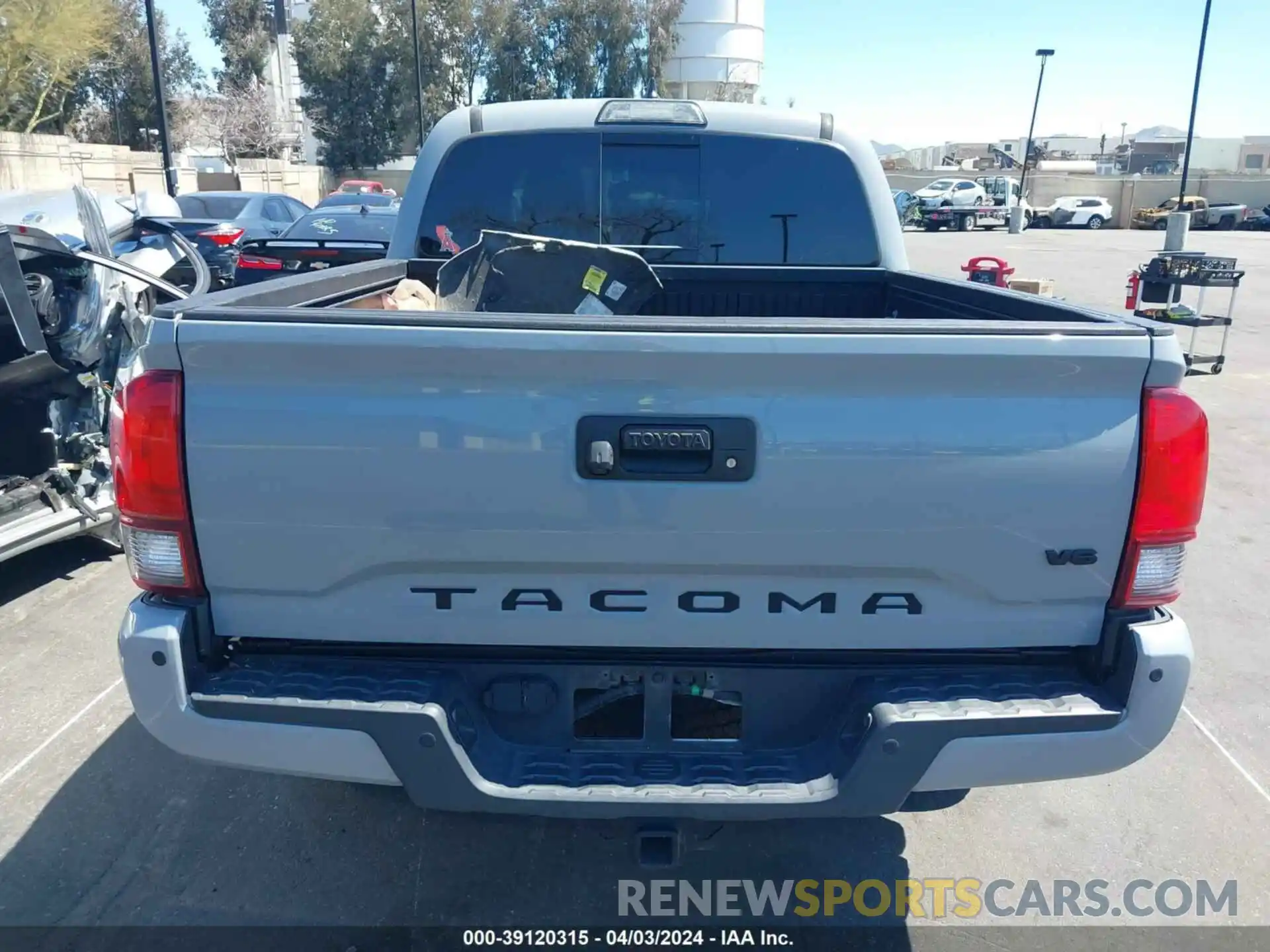 17 Photograph of a damaged car 3TMCZ5AN4KM222163 TOYOTA TACOMA 2019