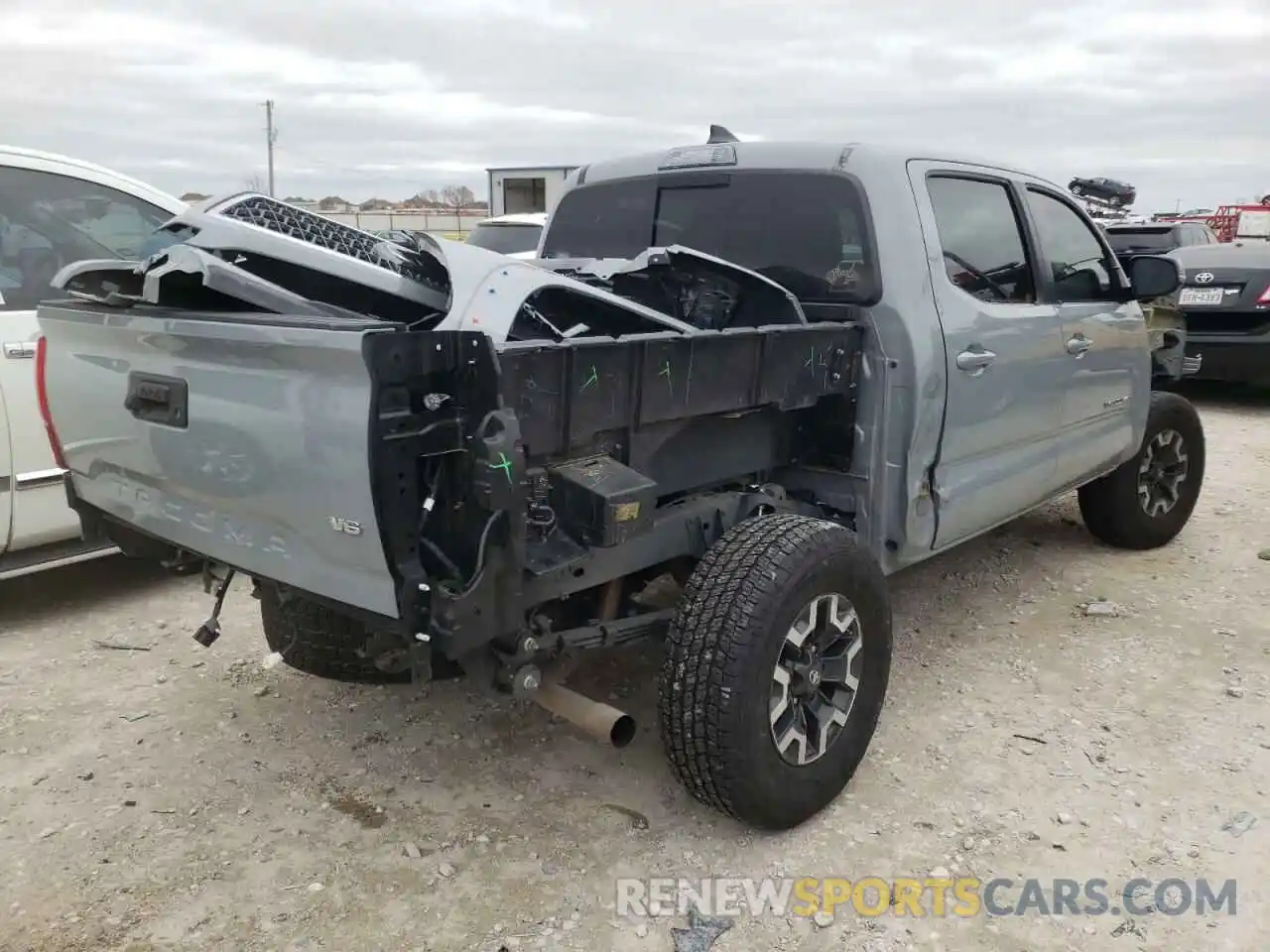 4 Photograph of a damaged car 3TMCZ5AN4KM223247 TOYOTA TACOMA 2019