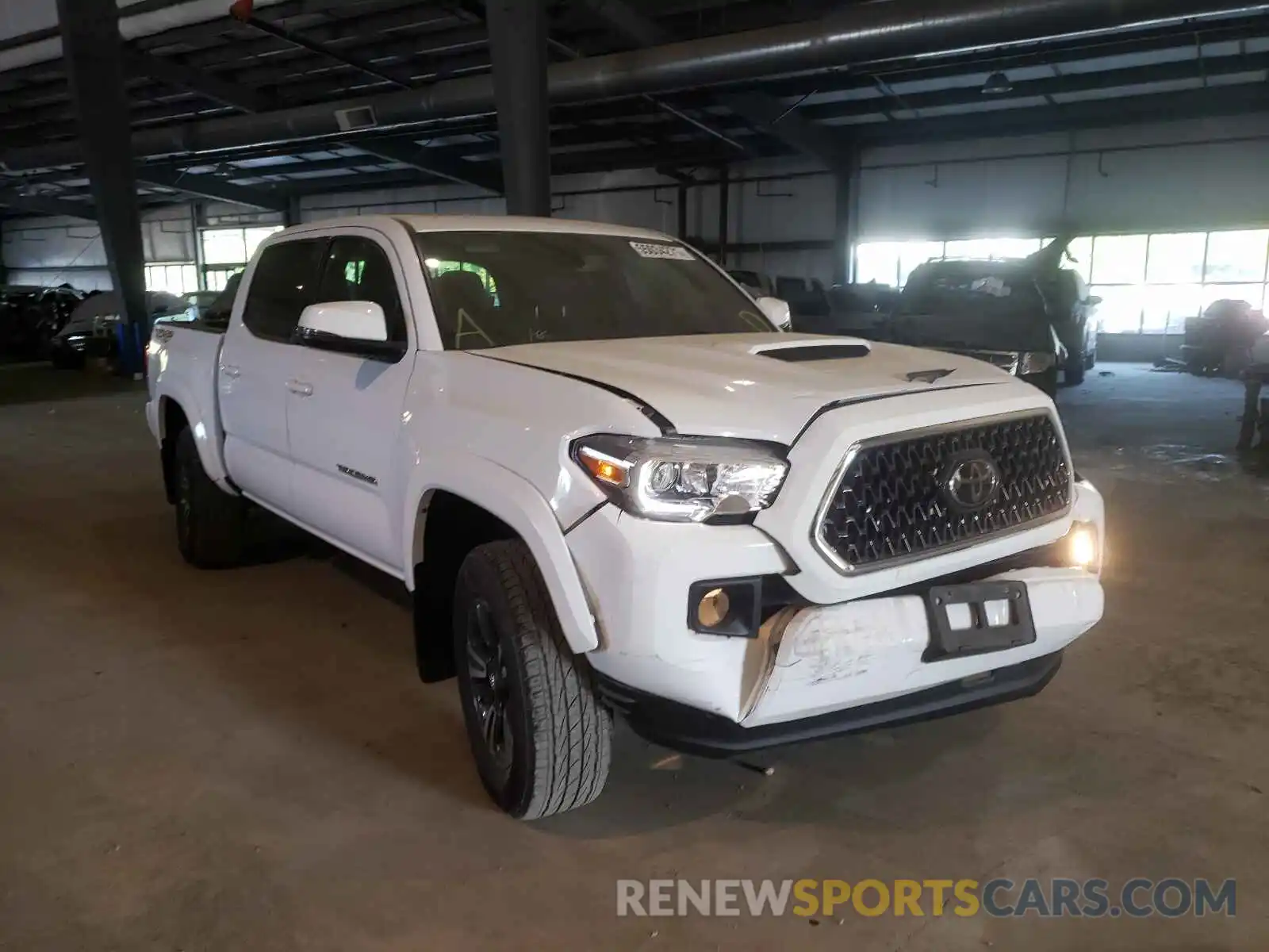 1 Photograph of a damaged car 3TMCZ5AN4KM226472 TOYOTA TACOMA 2019