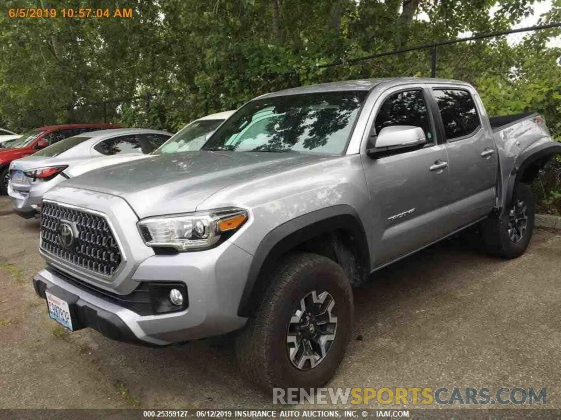 15 Photograph of a damaged car 3TMCZ5AN4KM235298 TOYOTA TACOMA 2019