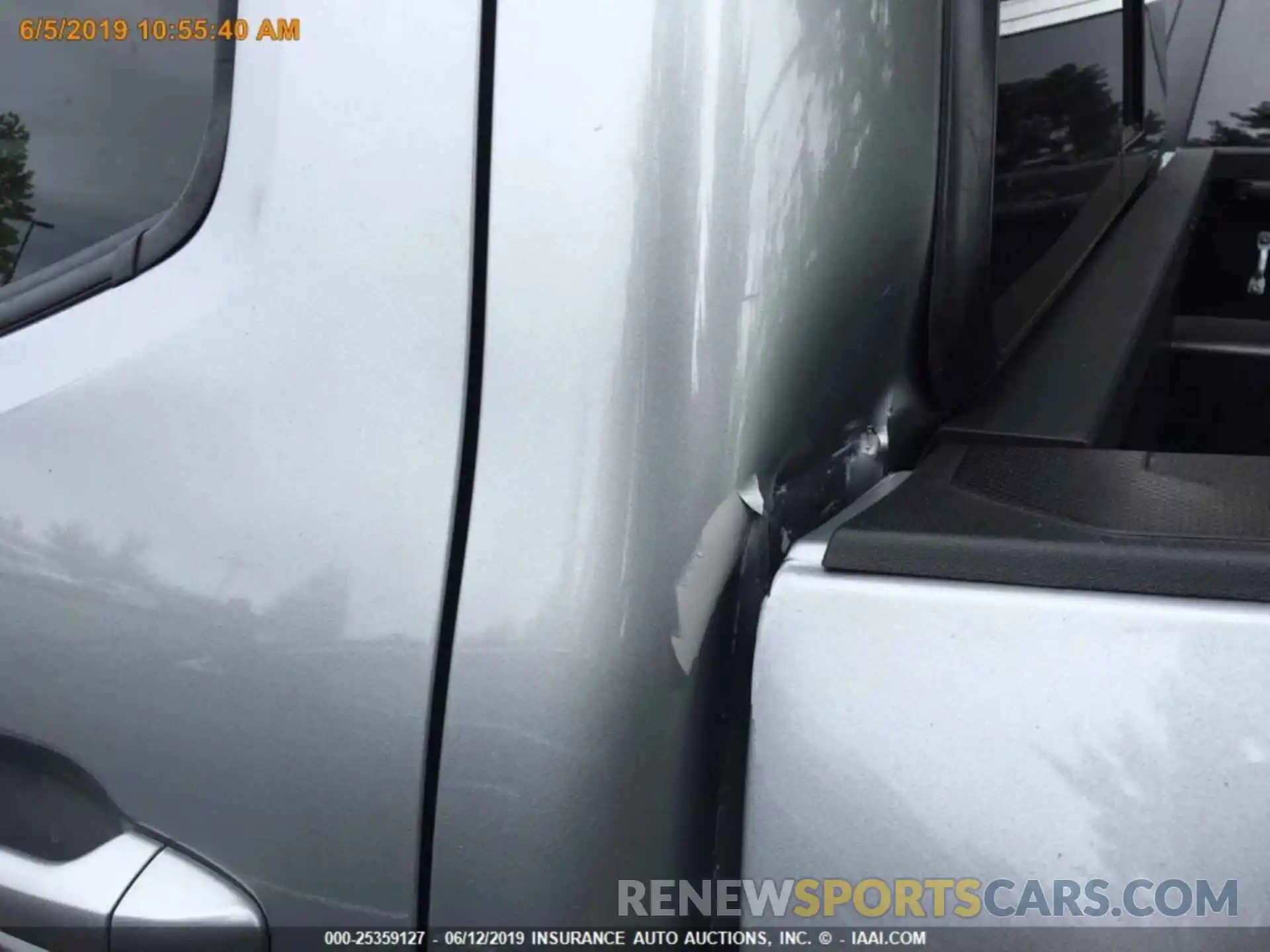 17 Photograph of a damaged car 3TMCZ5AN4KM235298 TOYOTA TACOMA 2019