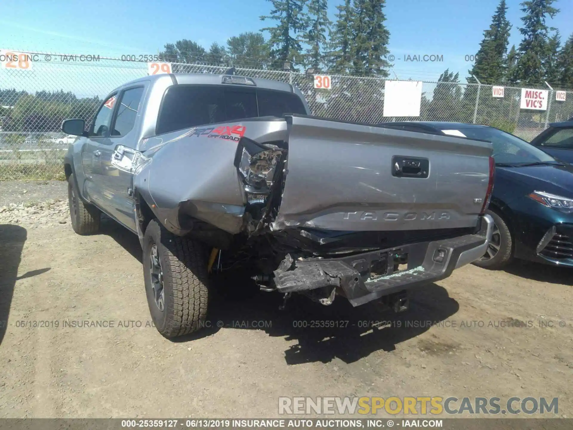 3 Photograph of a damaged car 3TMCZ5AN4KM235298 TOYOTA TACOMA 2019