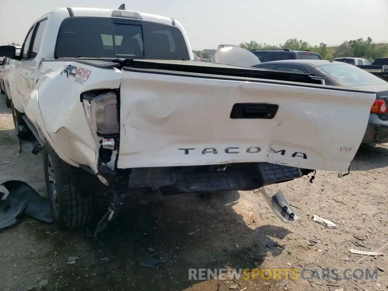 9 Photograph of a damaged car 3TMCZ5AN4KM236077 TOYOTA TACOMA 2019