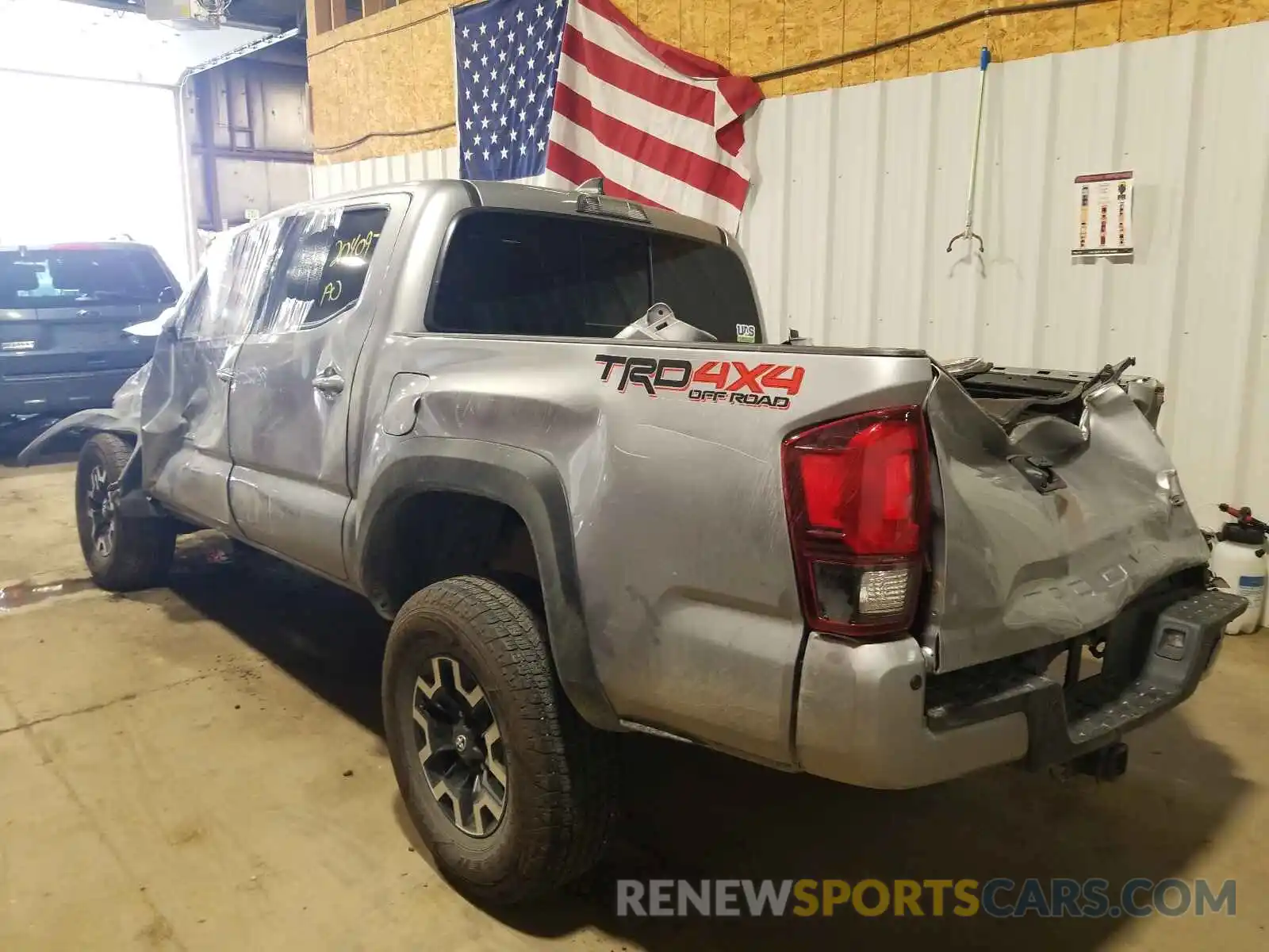 3 Photograph of a damaged car 3TMCZ5AN4KM239612 TOYOTA TACOMA 2019