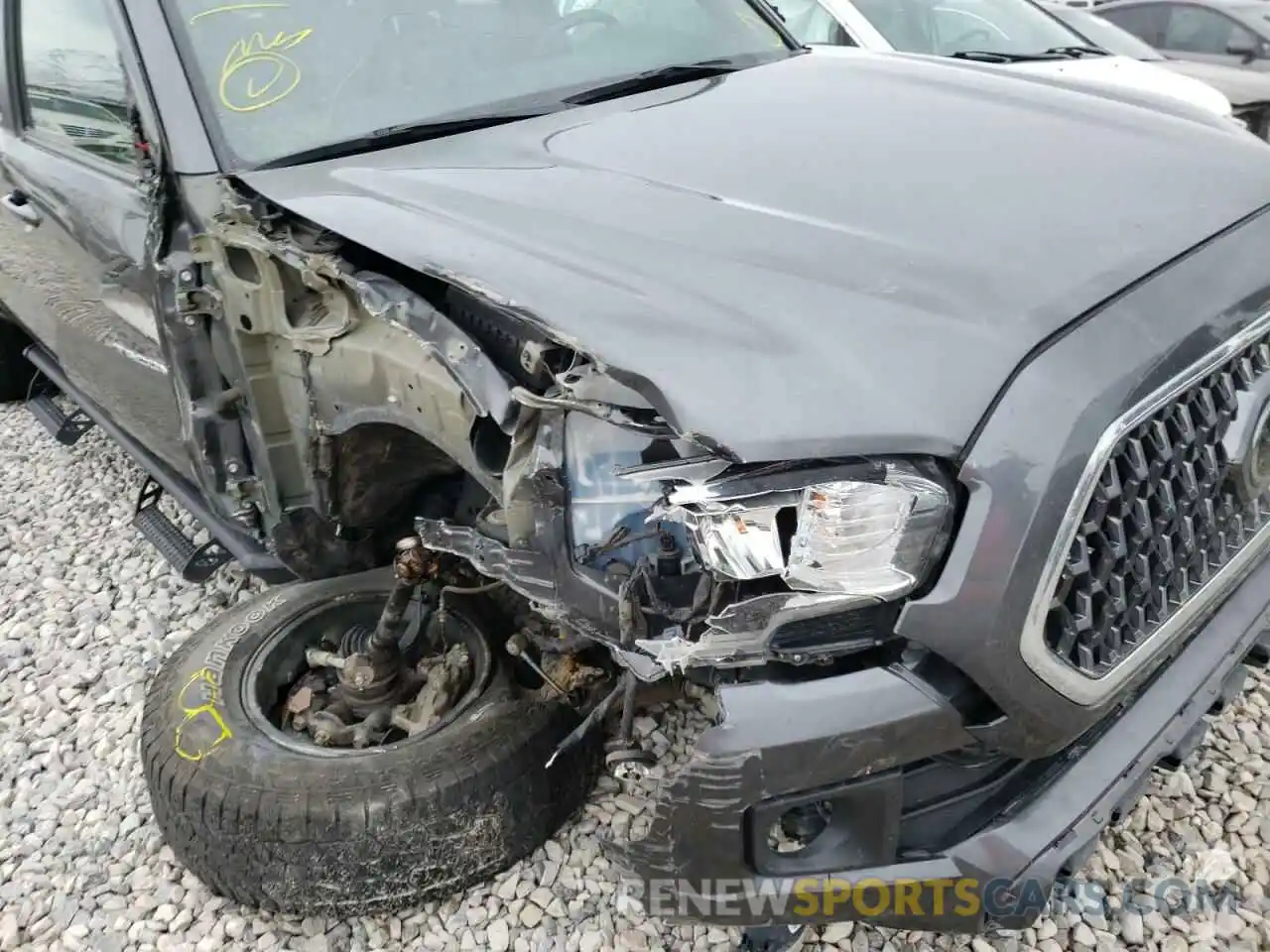 9 Photograph of a damaged car 3TMCZ5AN4KM239786 TOYOTA TACOMA 2019