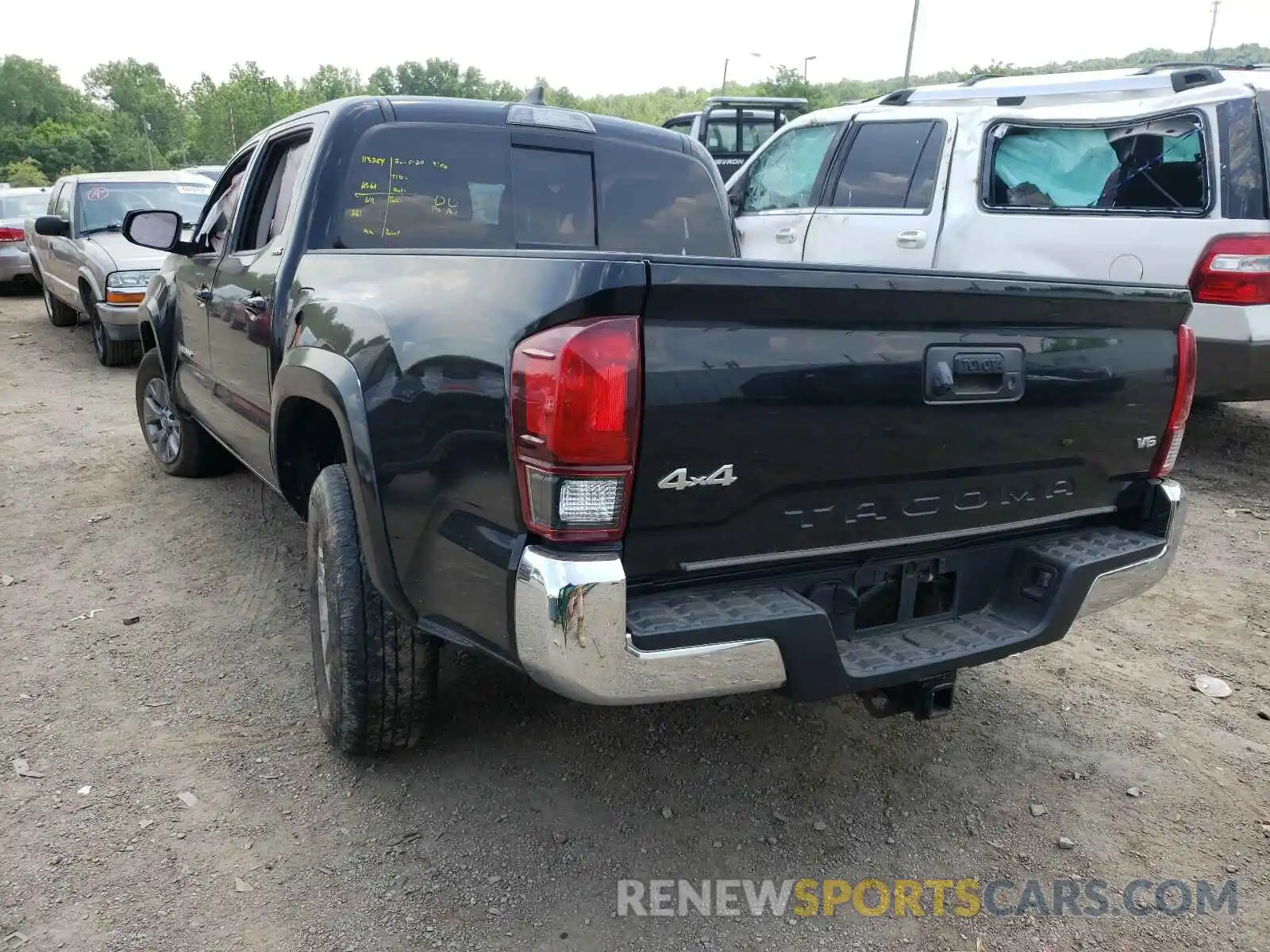 3 Photograph of a damaged car 3TMCZ5AN4KM240727 TOYOTA TACOMA 2019