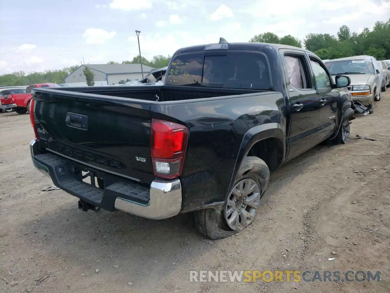 4 Photograph of a damaged car 3TMCZ5AN4KM240727 TOYOTA TACOMA 2019