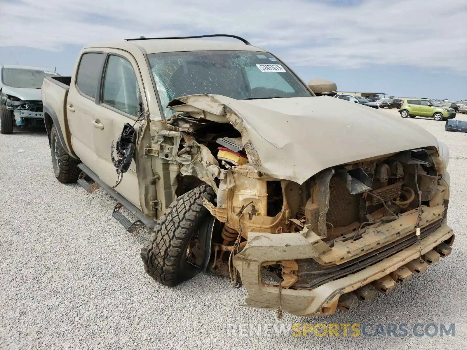 1 Photograph of a damaged car 3TMCZ5AN4KM240730 TOYOTA TACOMA 2019