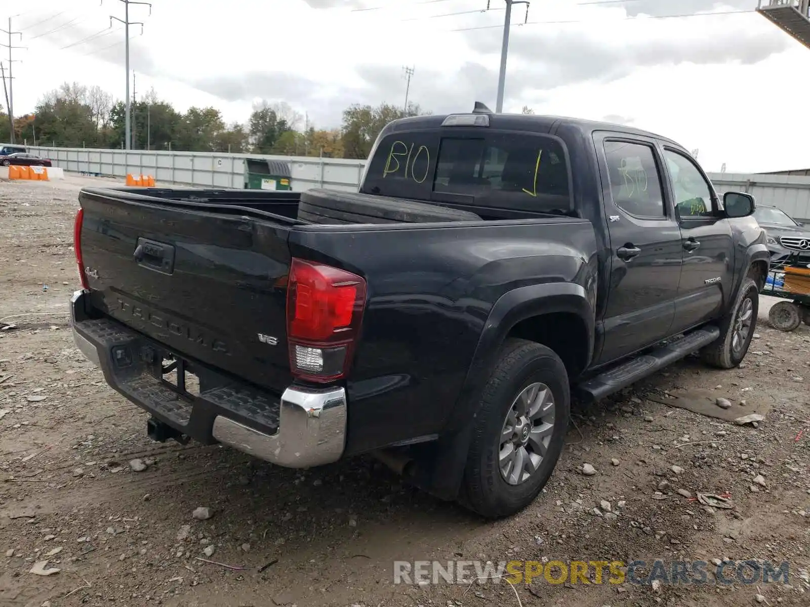 4 Photograph of a damaged car 3TMCZ5AN4KM245989 TOYOTA TACOMA 2019