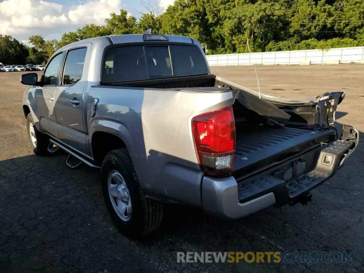 3 Фотография поврежденного автомобиля 3TMCZ5AN4KM247824 TOYOTA TACOMA 2019