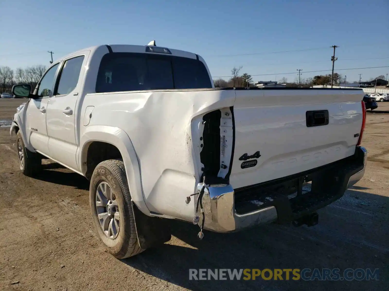 3 Photograph of a damaged car 3TMCZ5AN4KM249718 TOYOTA TACOMA 2019