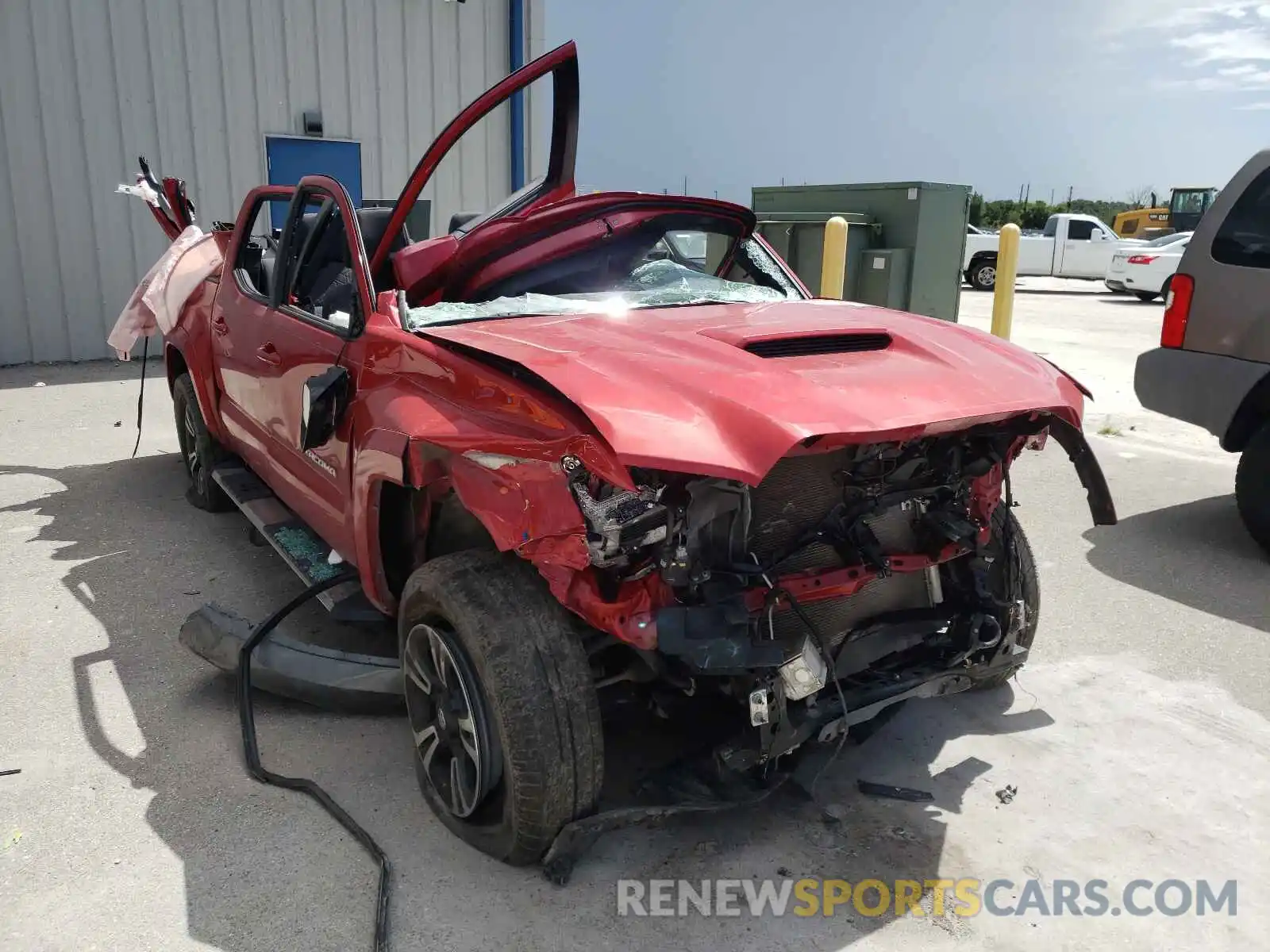 1 Photograph of a damaged car 3TMCZ5AN4KM255289 TOYOTA TACOMA 2019