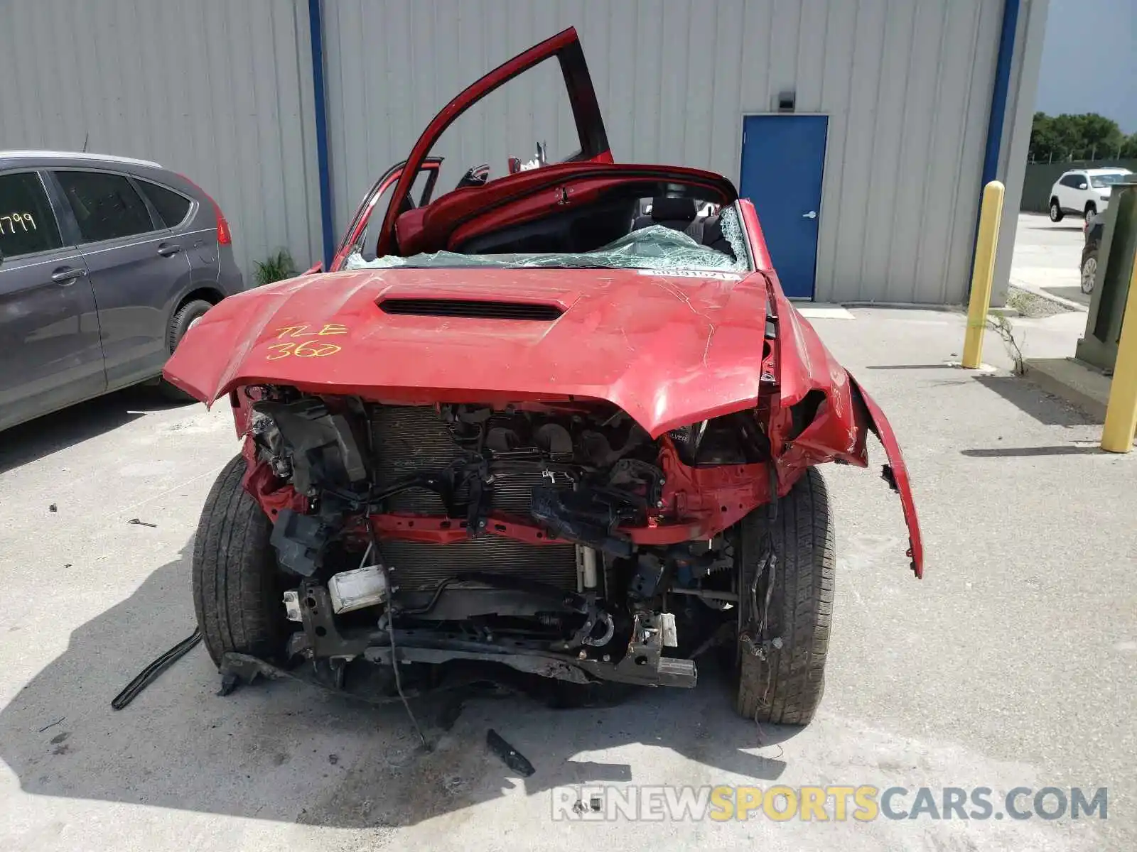 10 Photograph of a damaged car 3TMCZ5AN4KM255289 TOYOTA TACOMA 2019