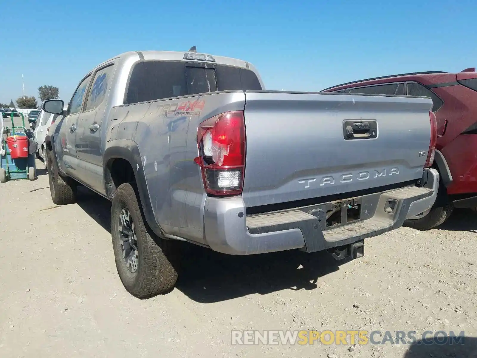 3 Photograph of a damaged car 3TMCZ5AN4KM256782 TOYOTA TACOMA 2019