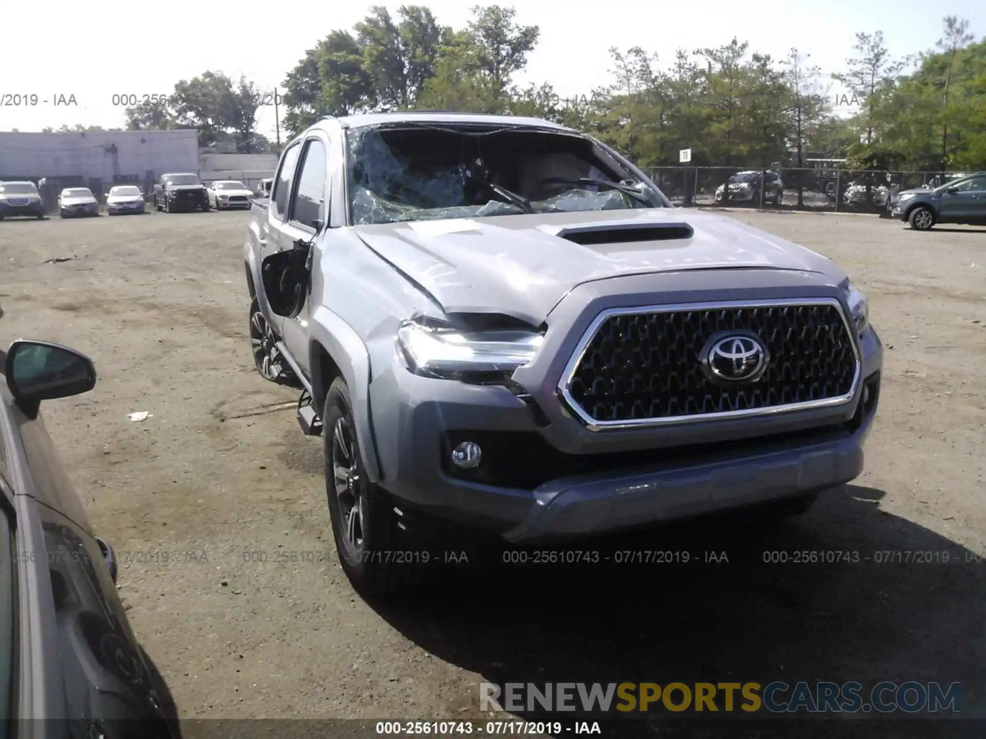 1 Photograph of a damaged car 3TMCZ5AN4KM259861 TOYOTA TACOMA 2019