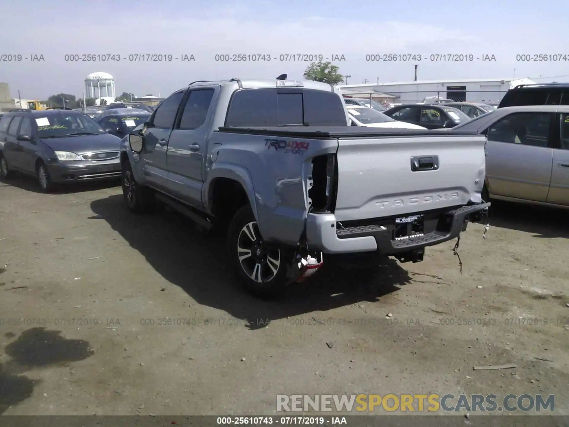 3 Photograph of a damaged car 3TMCZ5AN4KM259861 TOYOTA TACOMA 2019