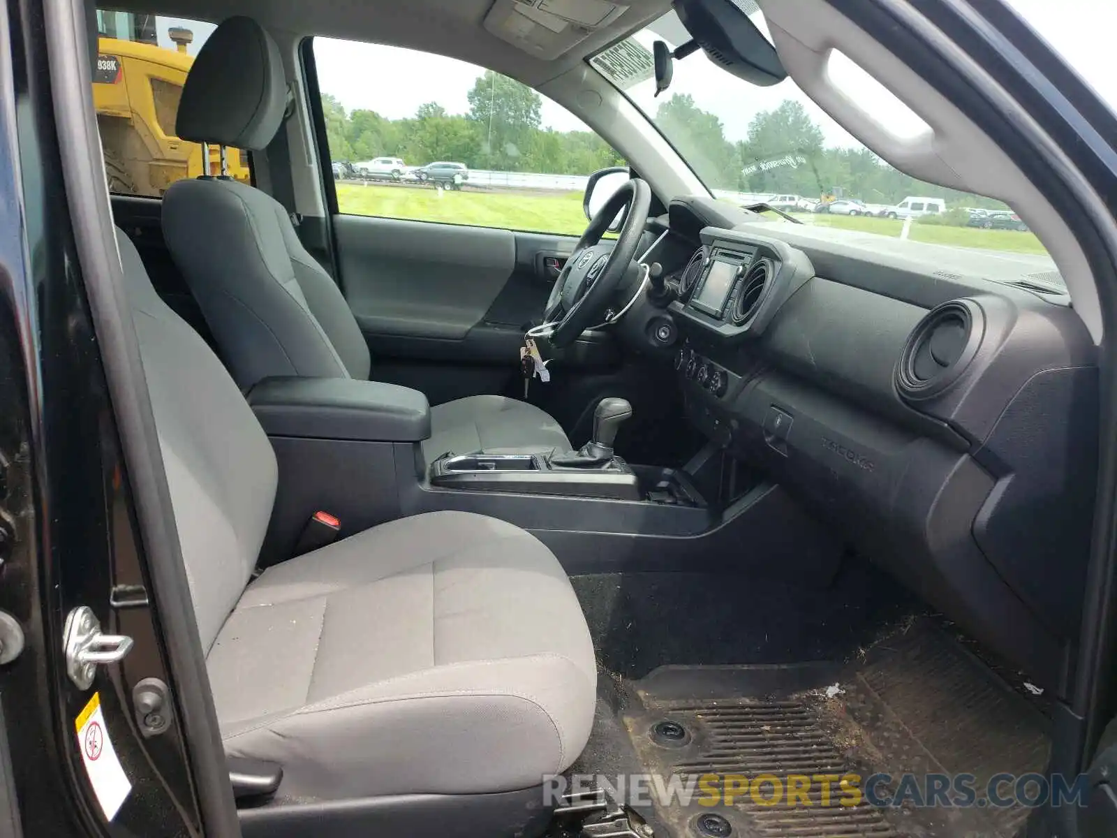 5 Photograph of a damaged car 3TMCZ5AN4KM261089 TOYOTA TACOMA 2019