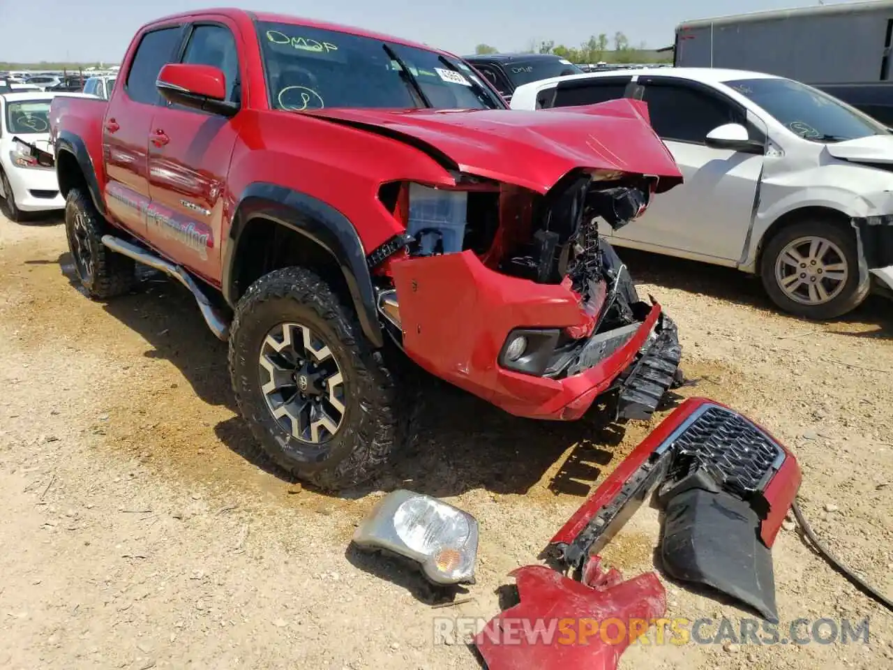 1 Photograph of a damaged car 3TMCZ5AN4KM261156 TOYOTA TACOMA 2019