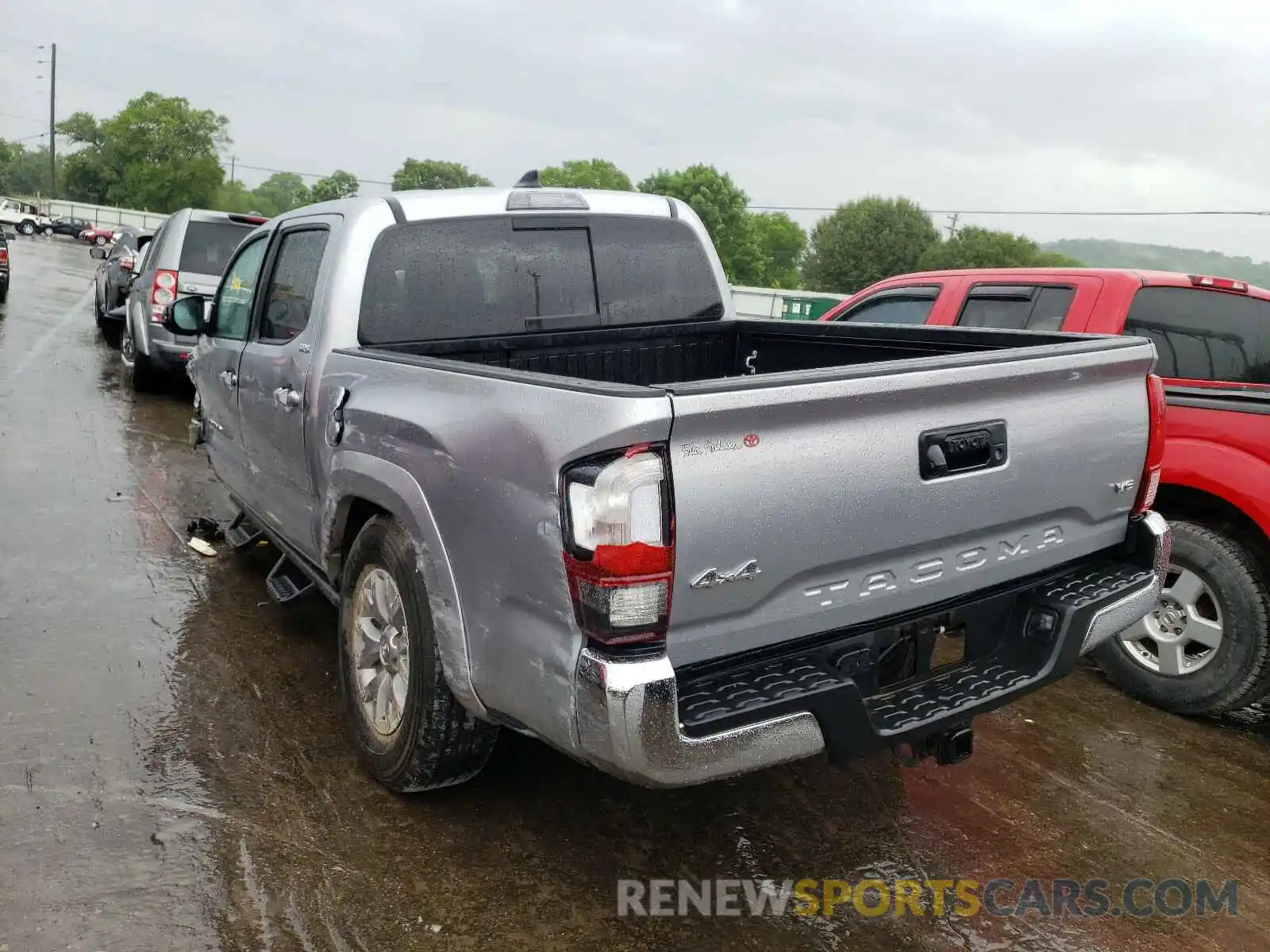 3 Photograph of a damaged car 3TMCZ5AN4KM261383 TOYOTA TACOMA 2019